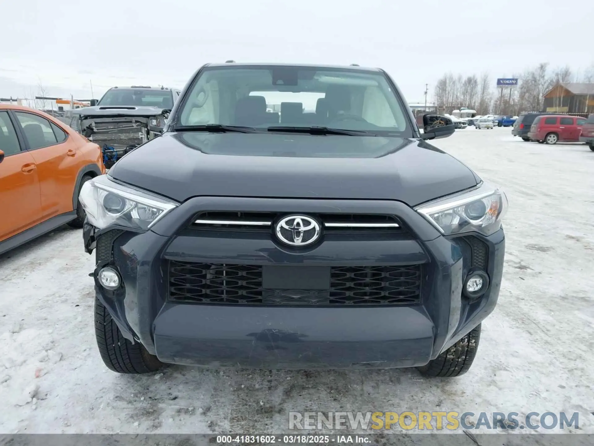 12 fotografías del automóvil dañado JTEMU5JR9R6266395 TOYOTA 4RUNNER 2024