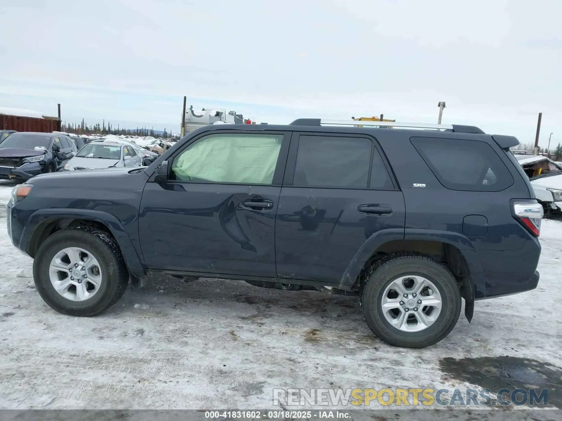 14 fotografías del automóvil dañado JTEMU5JR9R6266395 TOYOTA 4RUNNER 2024