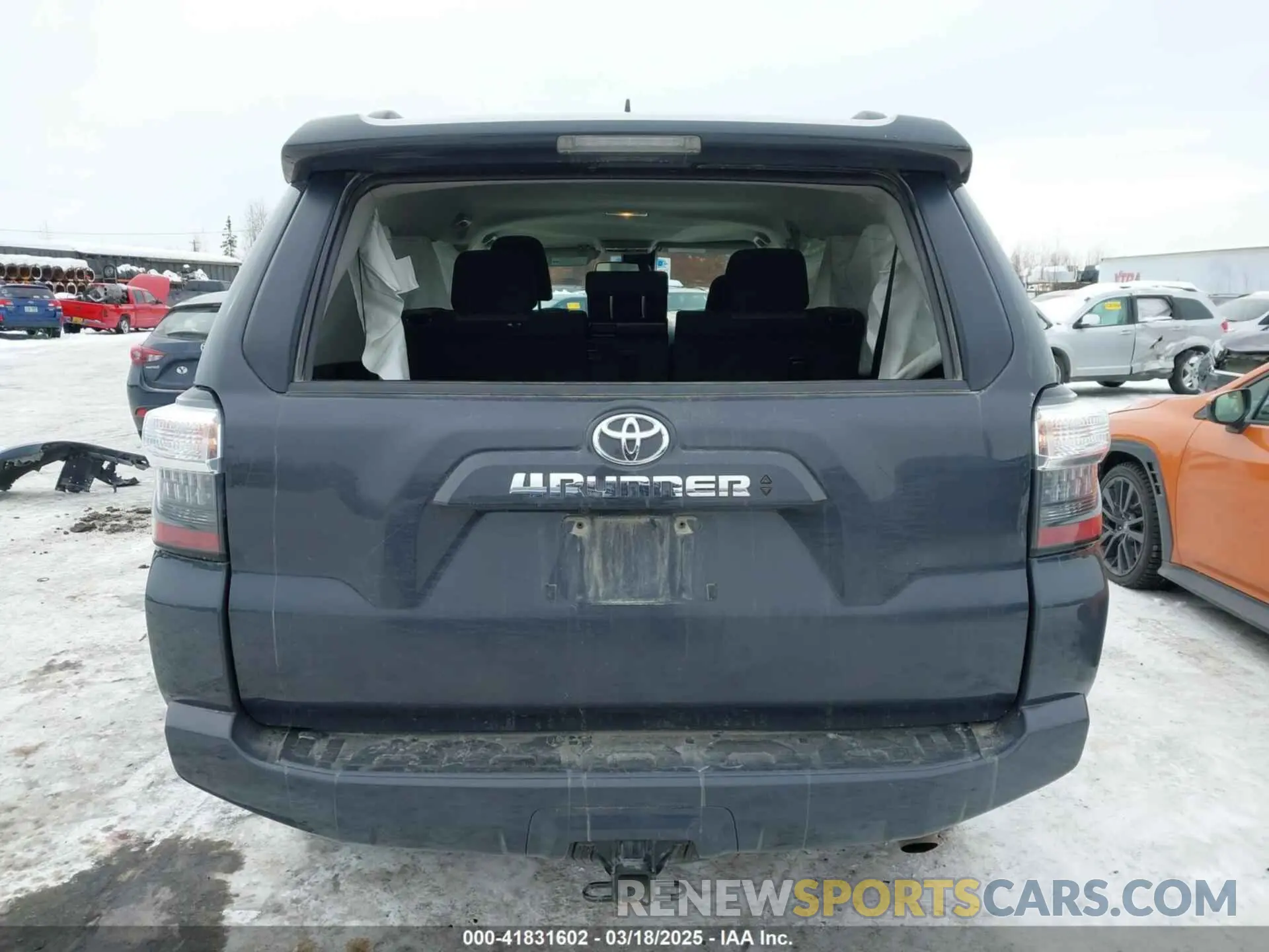 16 fotografías del automóvil dañado JTEMU5JR9R6266395 TOYOTA 4RUNNER 2024