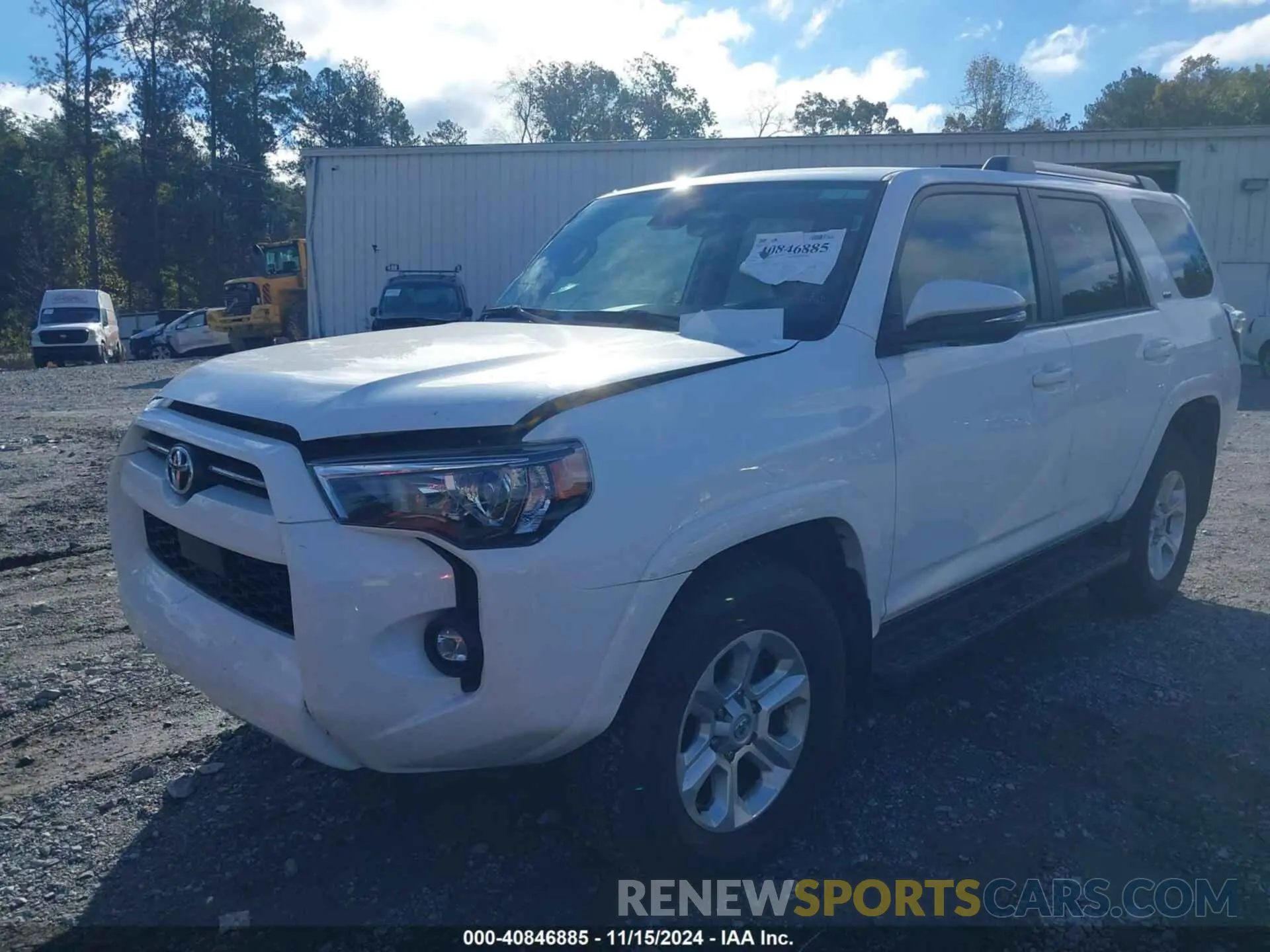 2 fotografías del automóvil dañado JTENU5JR0R6247030 TOYOTA 4RUNNER 2024