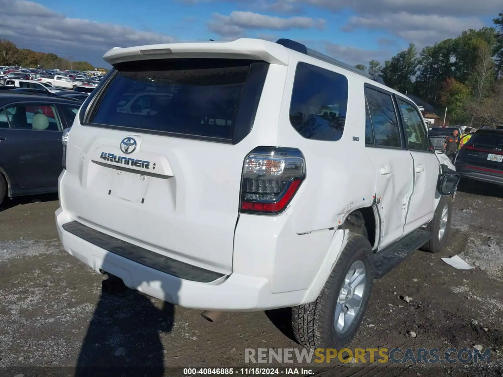 4 fotografías del automóvil dañado JTENU5JR0R6247030 TOYOTA 4RUNNER 2024