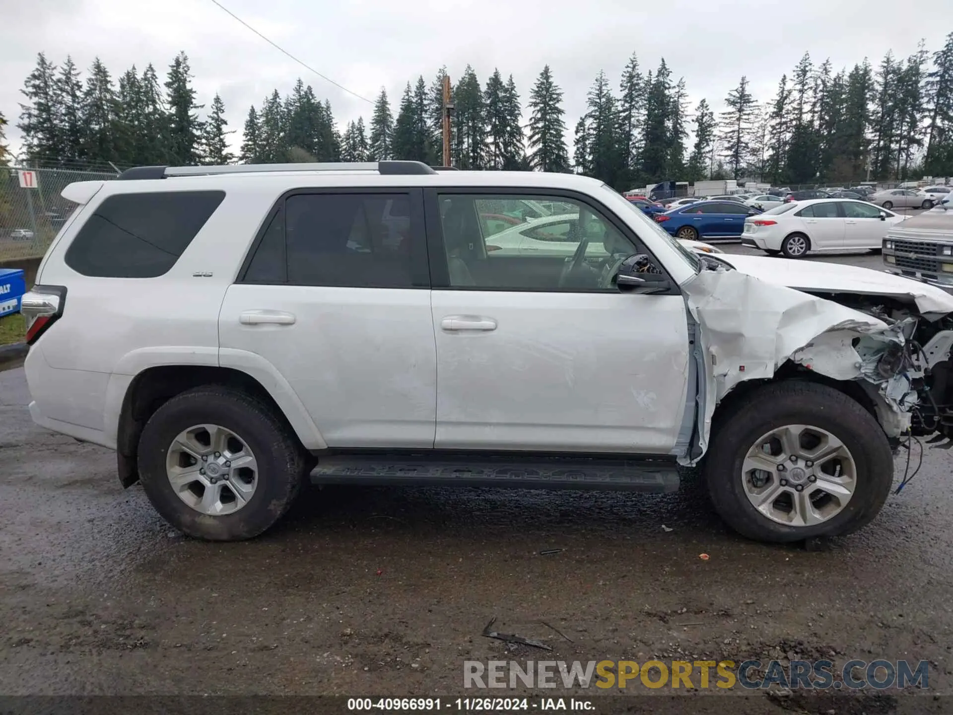 13 fotografías del automóvil dañado JTENU5JR0R6279329 TOYOTA 4RUNNER 2024