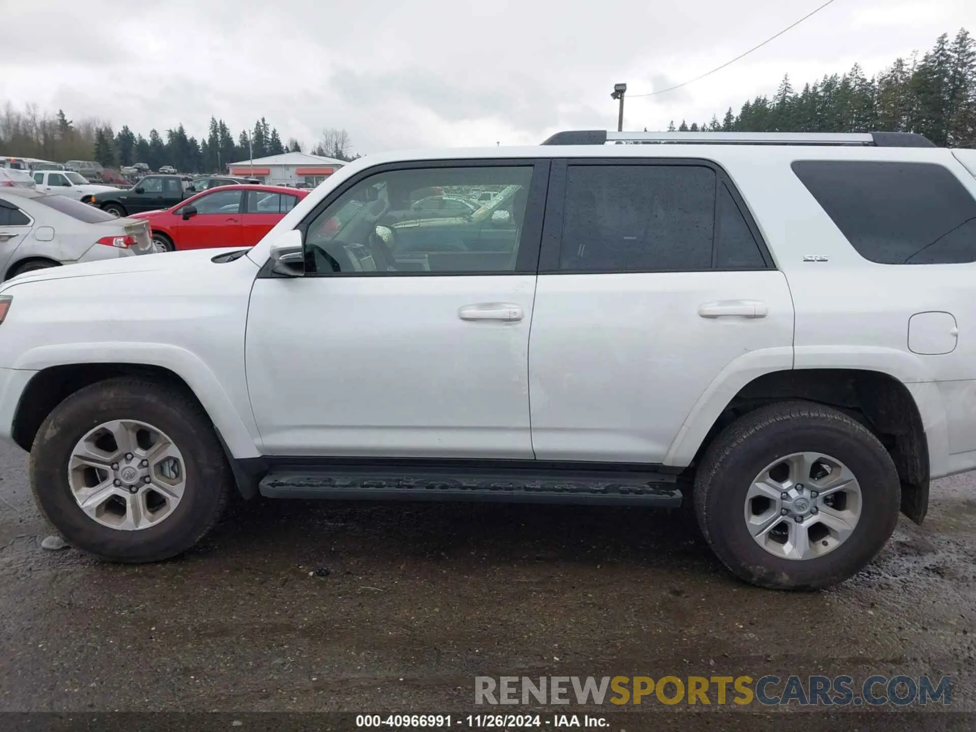 14 fotografías del automóvil dañado JTENU5JR0R6279329 TOYOTA 4RUNNER 2024