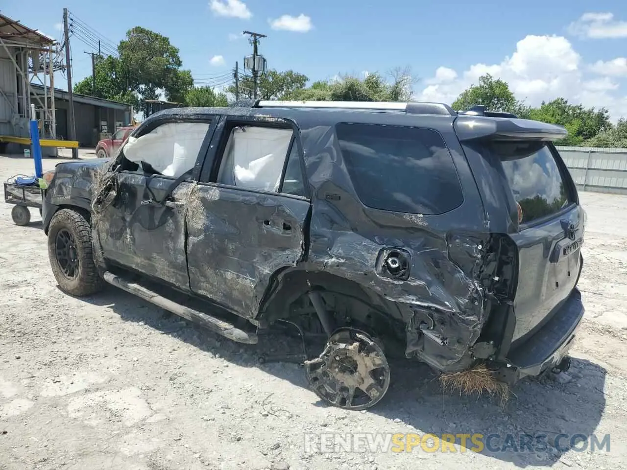 2 fotografías del automóvil dañado JTENU5JR2R6224669 TOYOTA 4RUNNER 2024