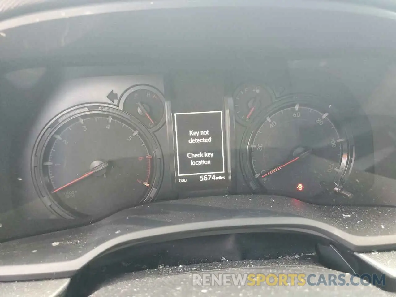 9 fotografías del automóvil dañado JTENU5JR2R6224669 TOYOTA 4RUNNER 2024