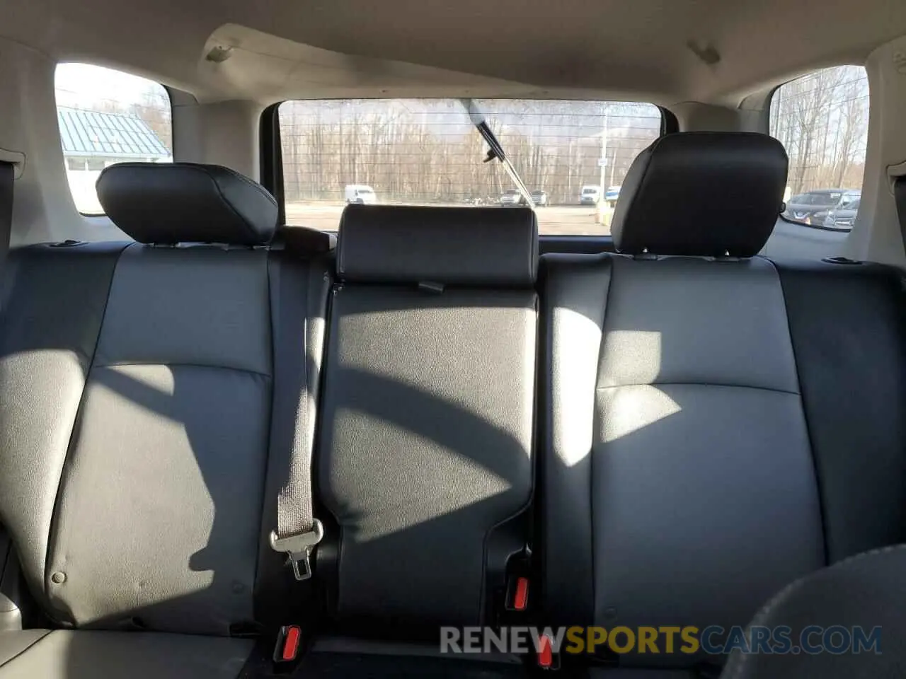 10 fotografías del automóvil dañado JTENU5JR3R6262489 TOYOTA 4RUNNER 2024