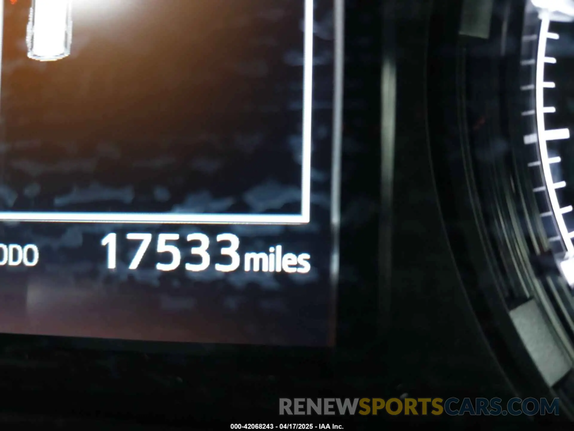 16 fotografías del automóvil dañado JTENU5JR4R6243479 TOYOTA 4RUNNER 2024