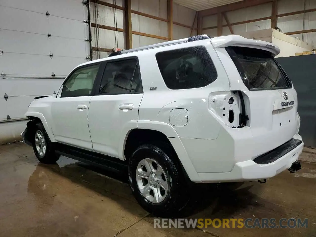 2 fotografías del automóvil dañado JTENU5JR6R6268772 TOYOTA 4RUNNER 2024