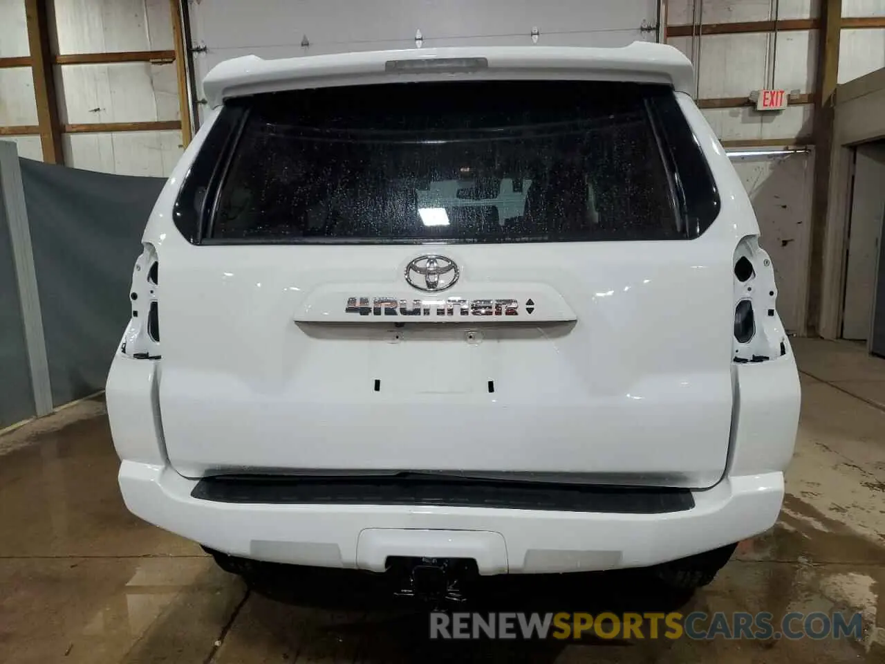 6 fotografías del automóvil dañado JTENU5JR6R6268772 TOYOTA 4RUNNER 2024