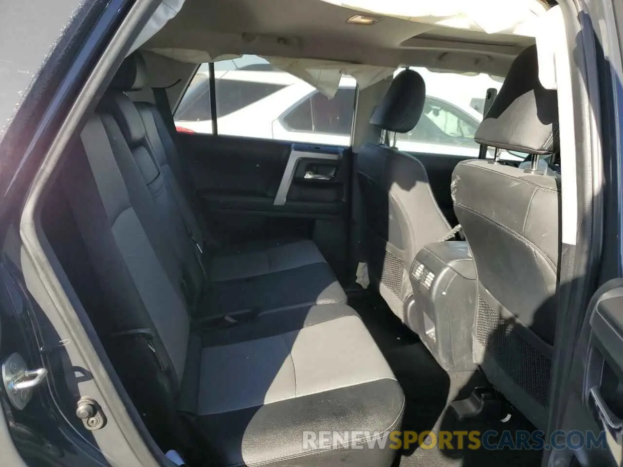 11 fotografías del automóvil dañado JTENU5JR6R6273941 TOYOTA 4RUNNER 2024