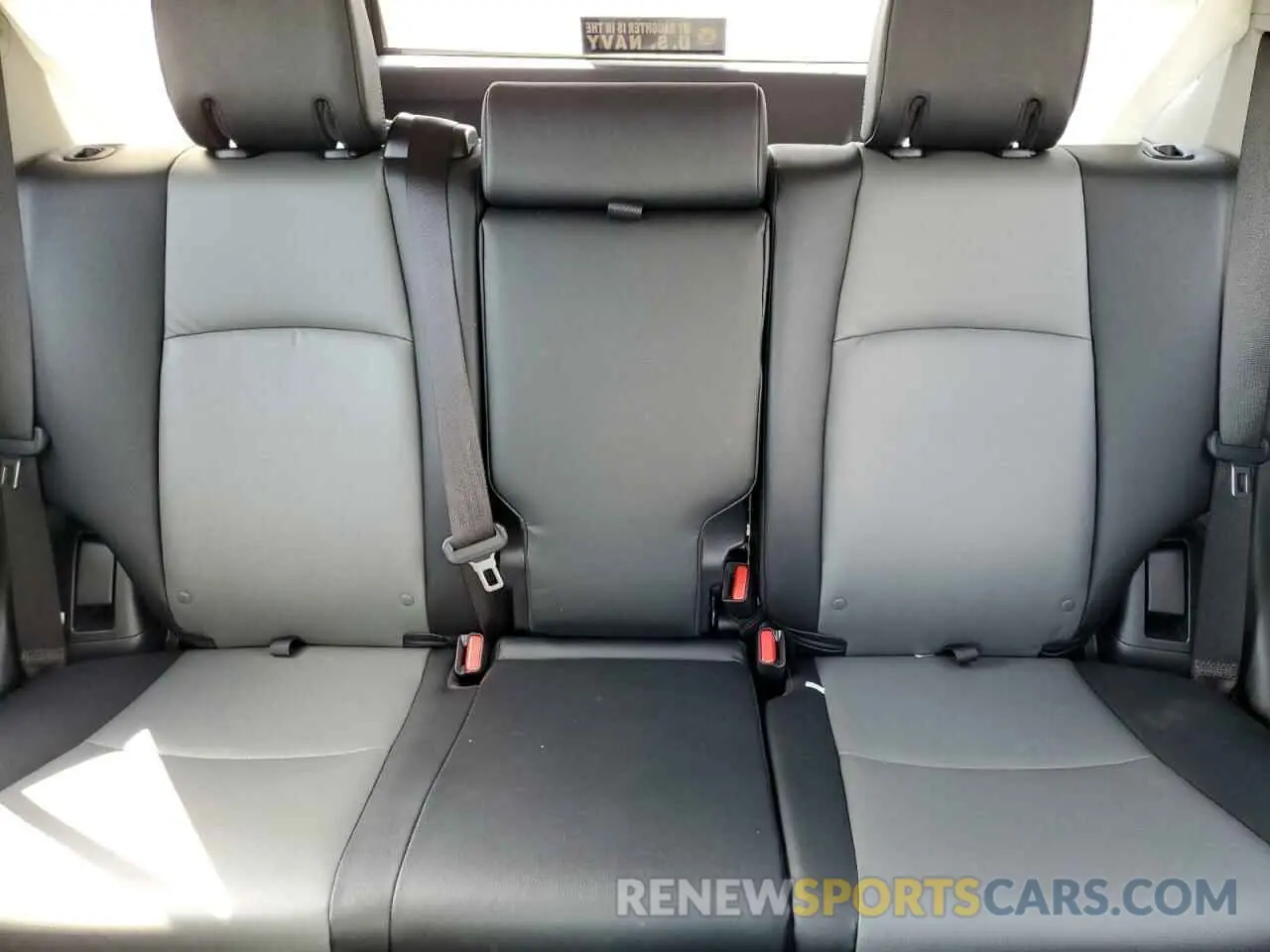 10 fotografías del automóvil dañado JTENU5JR7R6259854 TOYOTA 4RUNNER 2024