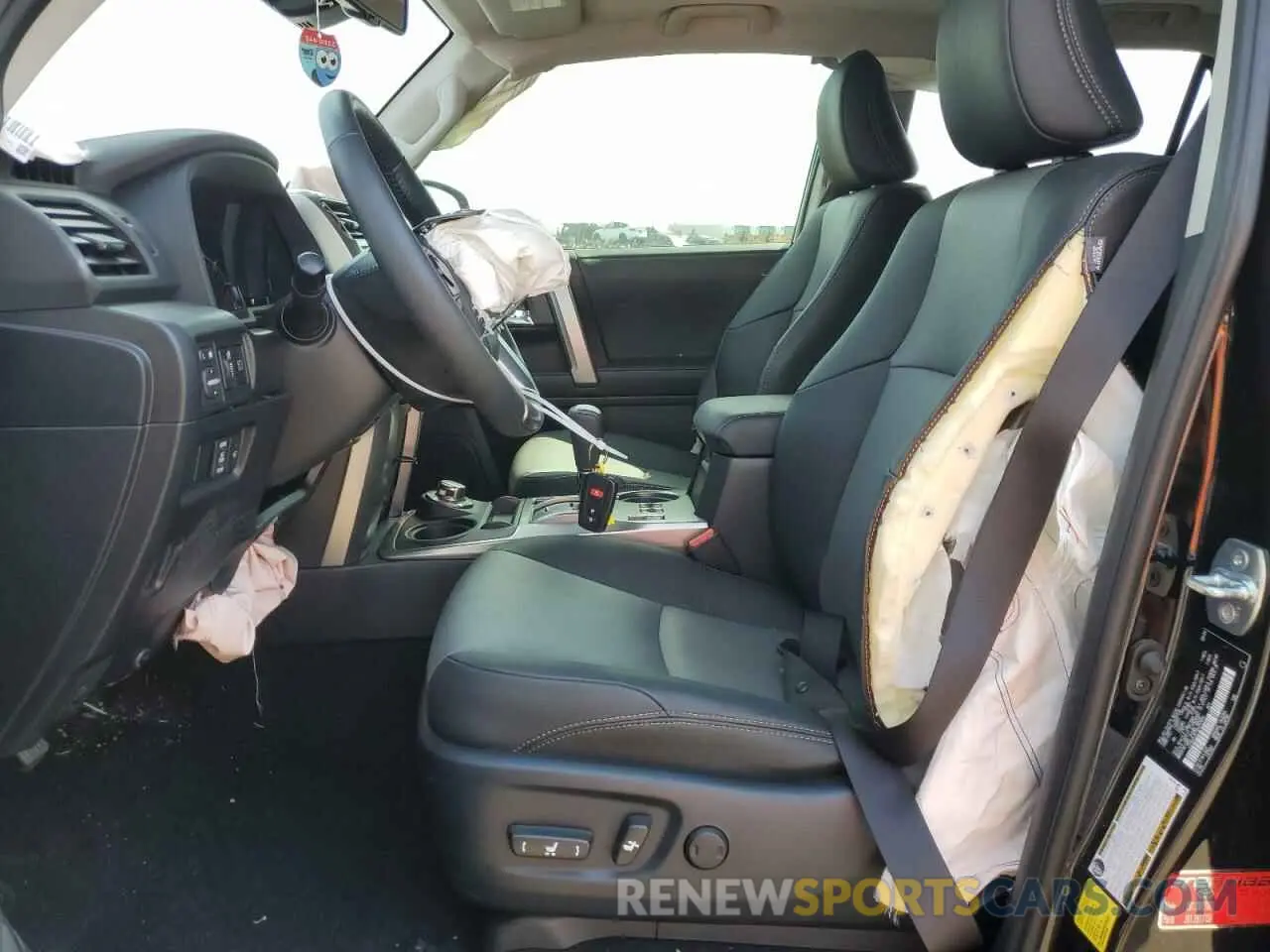 7 fotografías del automóvil dañado JTENU5JR7R6259854 TOYOTA 4RUNNER 2024