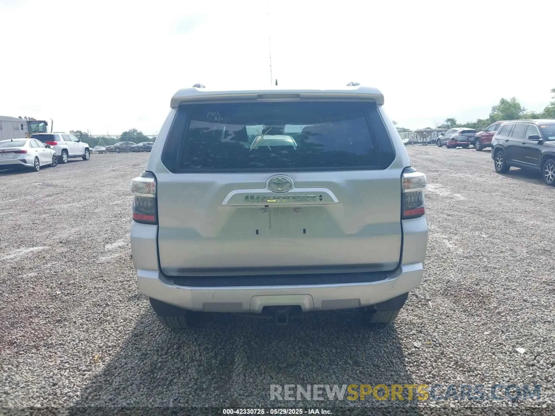 16 fotografías del automóvil dañado JTENU5JR9R6238505 TOYOTA 4RUNNER 2024