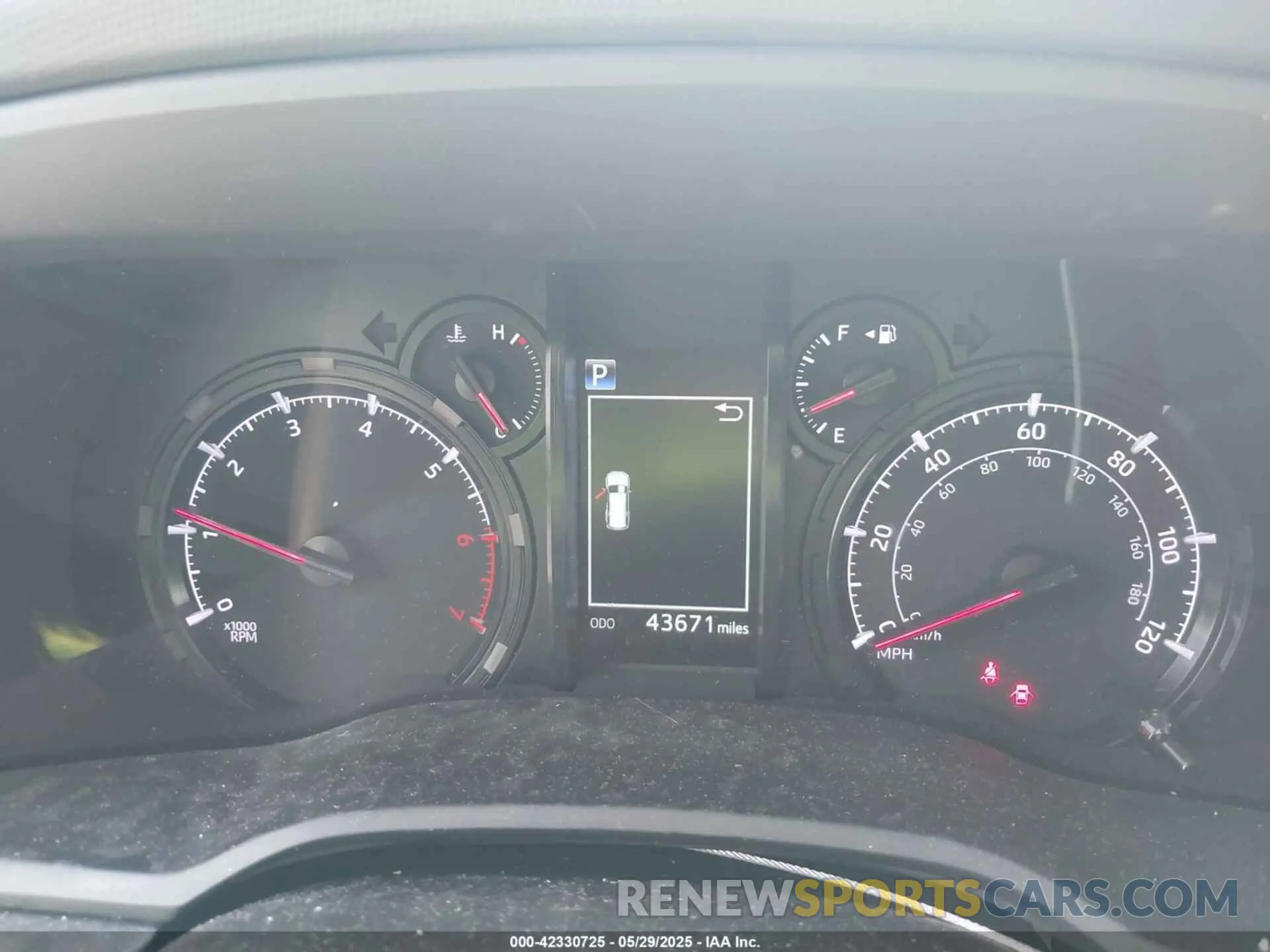 7 fotografías del automóvil dañado JTENU5JR9R6238505 TOYOTA 4RUNNER 2024