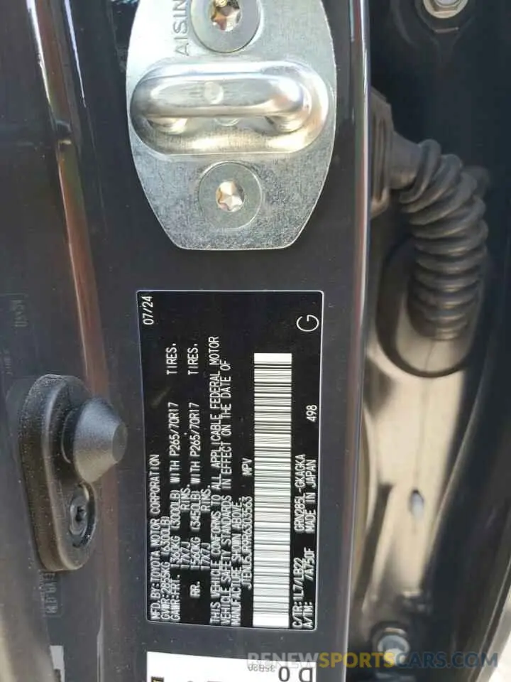 13 fotografías del automóvil dañado JTENU5JR9R6303563 TOYOTA 4RUNNER 2024