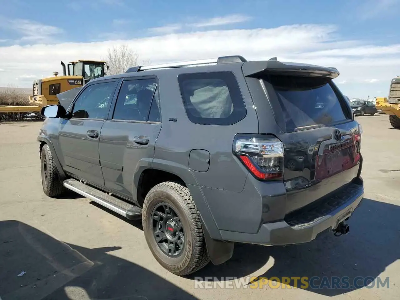 2 fotografías del automóvil dañado JTENU5JR9R6303563 TOYOTA 4RUNNER 2024