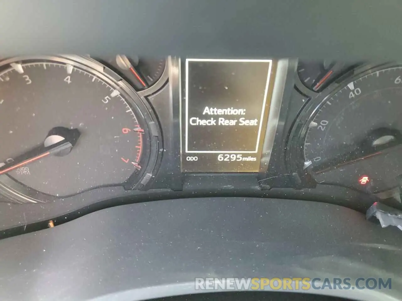 9 fotografías del automóvil dañado JTENU5JR9R6303563 TOYOTA 4RUNNER 2024