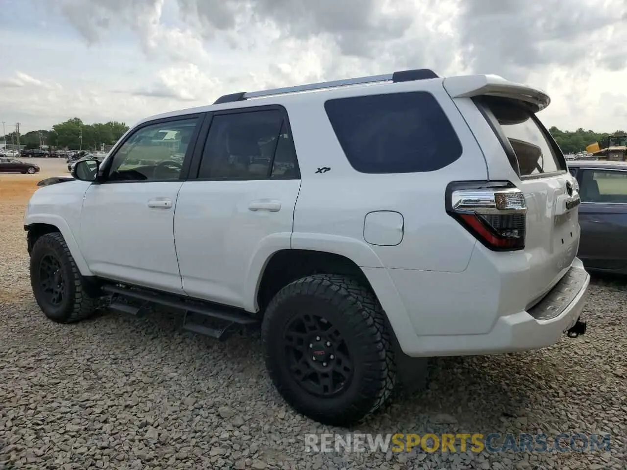 2 fotografías del automóvil dañado JTENU5JRXR6302745 TOYOTA 4RUNNER 2024