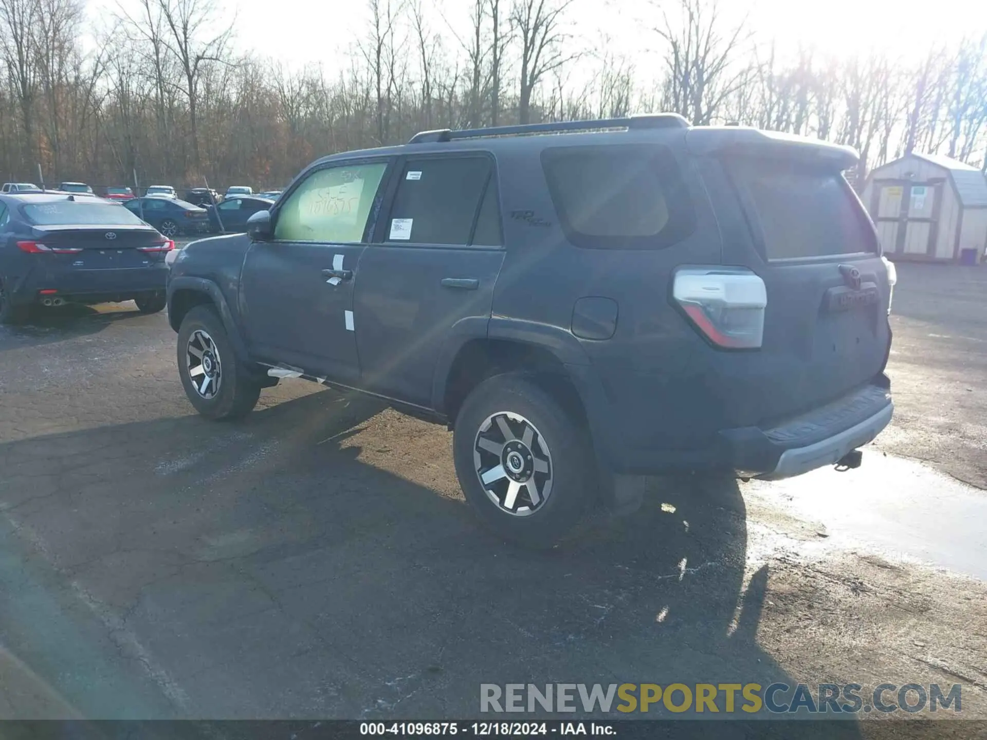 3 fotografías del automóvil dañado JTEPU5JR4R6286907 TOYOTA 4RUNNER 2024