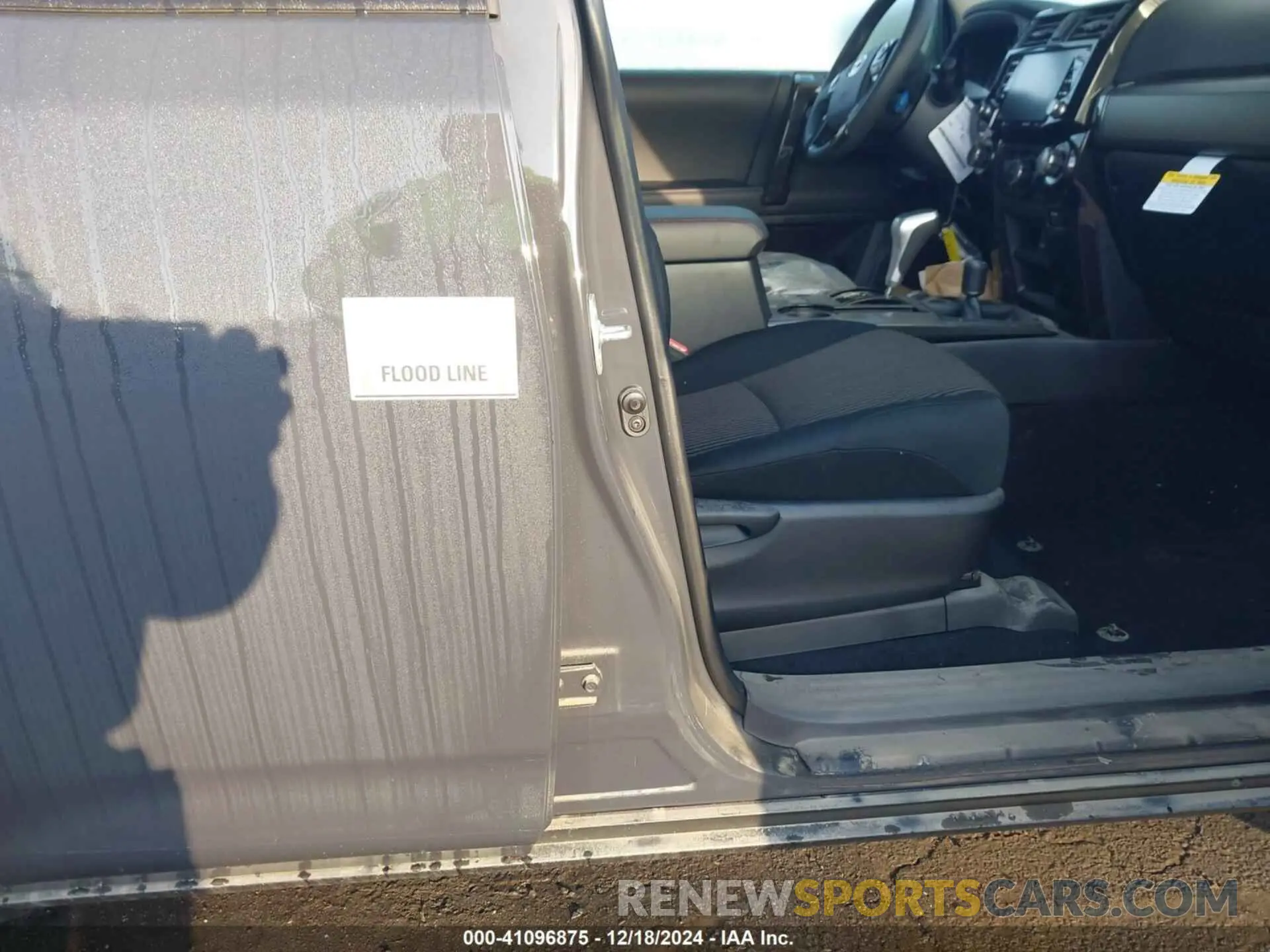 6 fotografías del automóvil dañado JTEPU5JR4R6286907 TOYOTA 4RUNNER 2024
