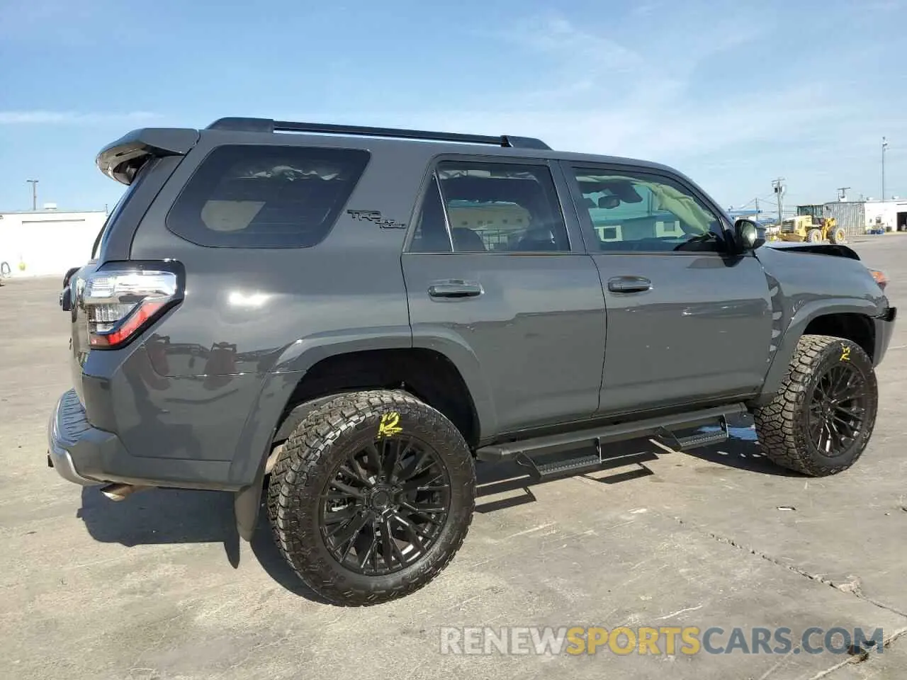 3 fotografías del automóvil dañado JTEPU5JR5R6273440 TOYOTA 4RUNNER 2024