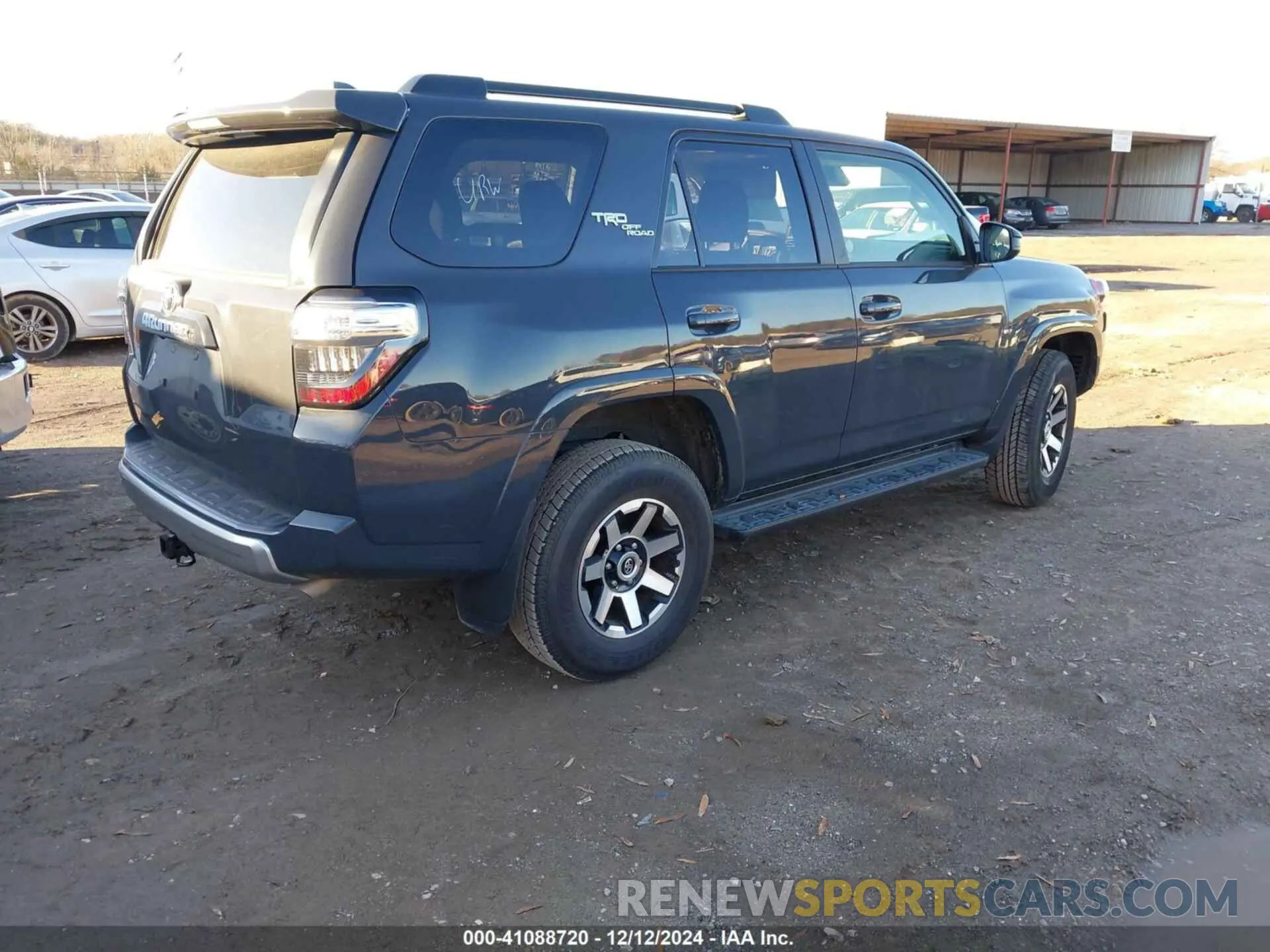 4 fotografías del automóvil dañado JTEPU5JR6R6267629 TOYOTA 4RUNNER 2024