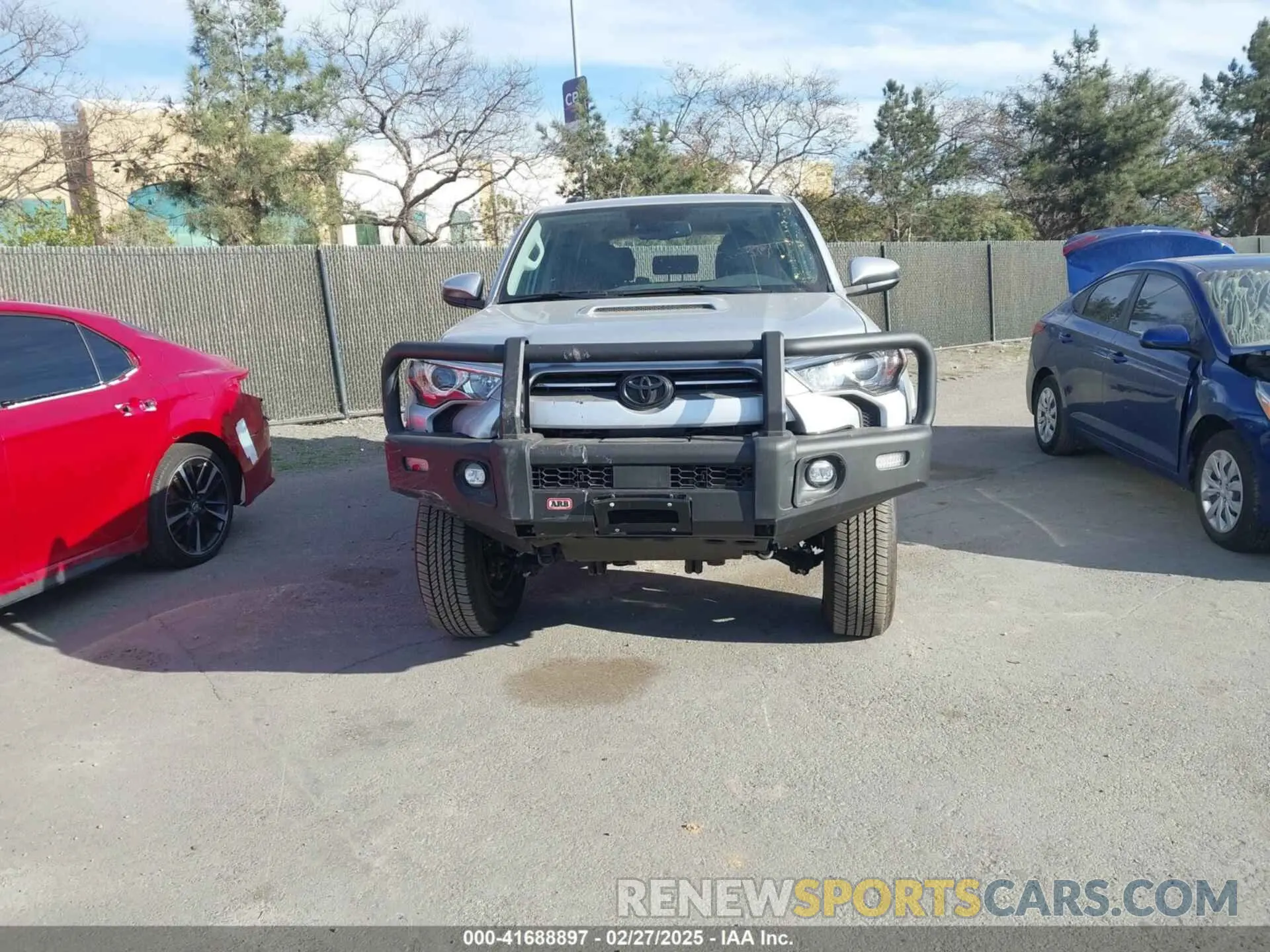 13 fotografías del automóvil dañado JTEPU5JR7R6244019 TOYOTA 4RUNNER 2024
