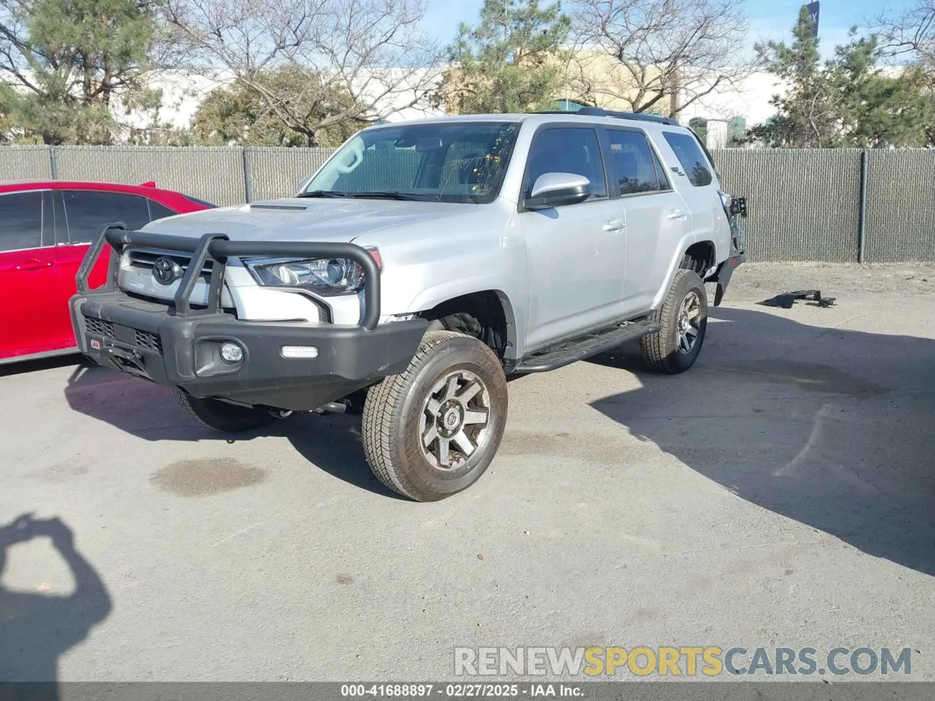 2 fotografías del automóvil dañado JTEPU5JR7R6244019 TOYOTA 4RUNNER 2024