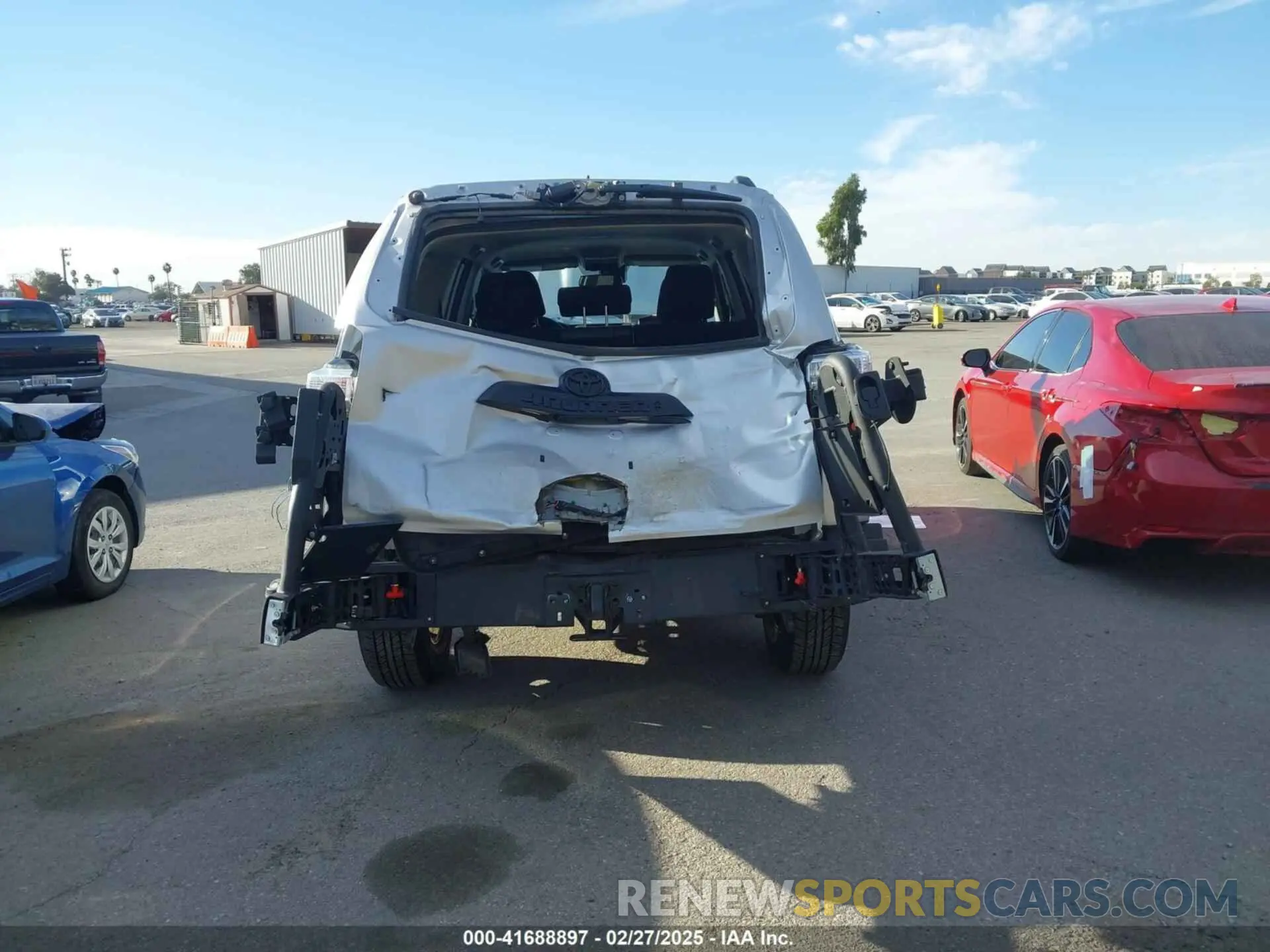 6 fotografías del automóvil dañado JTEPU5JR7R6244019 TOYOTA 4RUNNER 2024