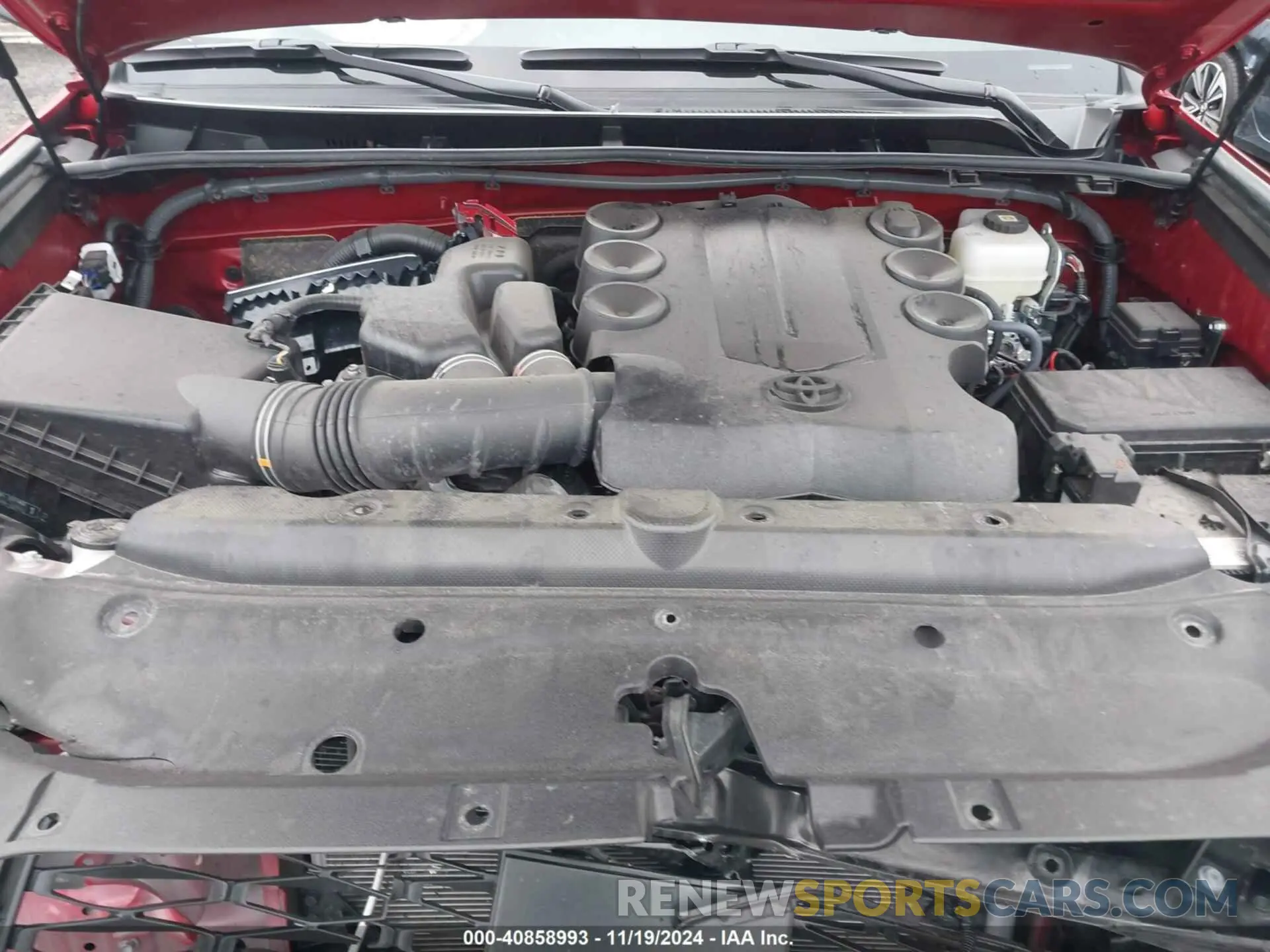 10 fotografías del automóvil dañado JTERU5JR0R6215843 TOYOTA 4RUNNER 2024