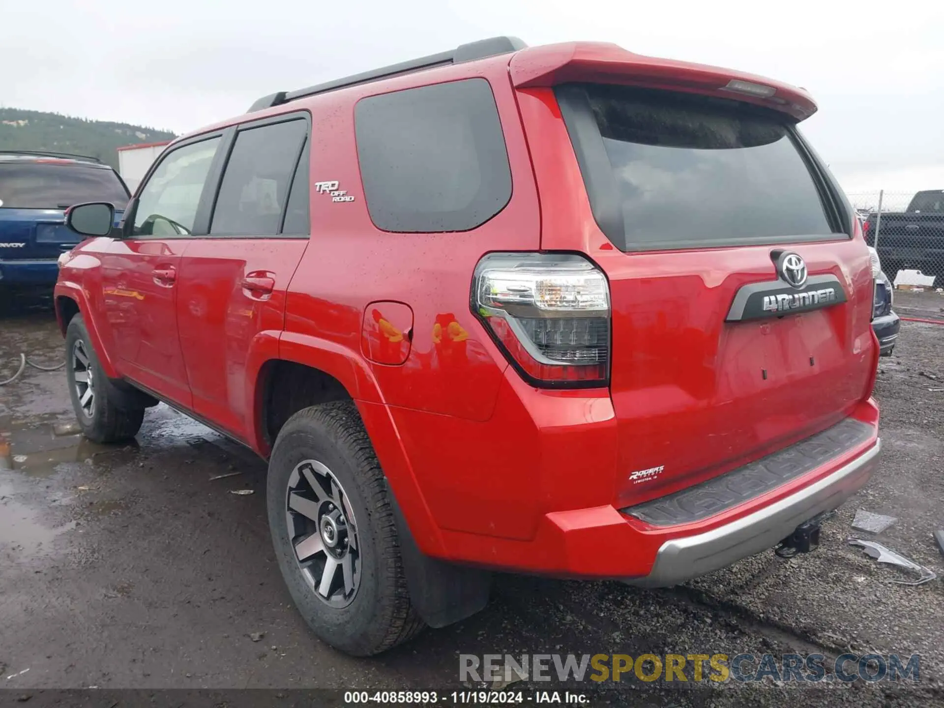 3 fotografías del automóvil dañado JTERU5JR0R6215843 TOYOTA 4RUNNER 2024