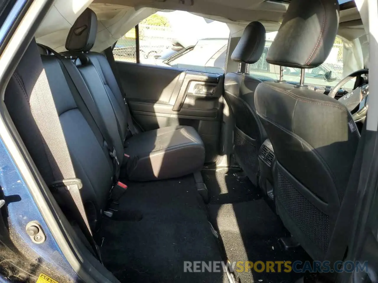 10 fotografías del automóvil dañado JTERU5JR1R6231484 TOYOTA 4RUNNER 2024