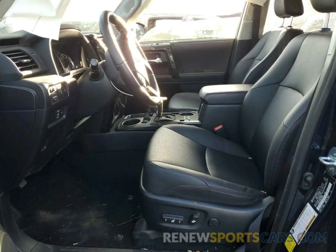 7 fotografías del automóvil dañado JTERU5JR1R6231484 TOYOTA 4RUNNER 2024