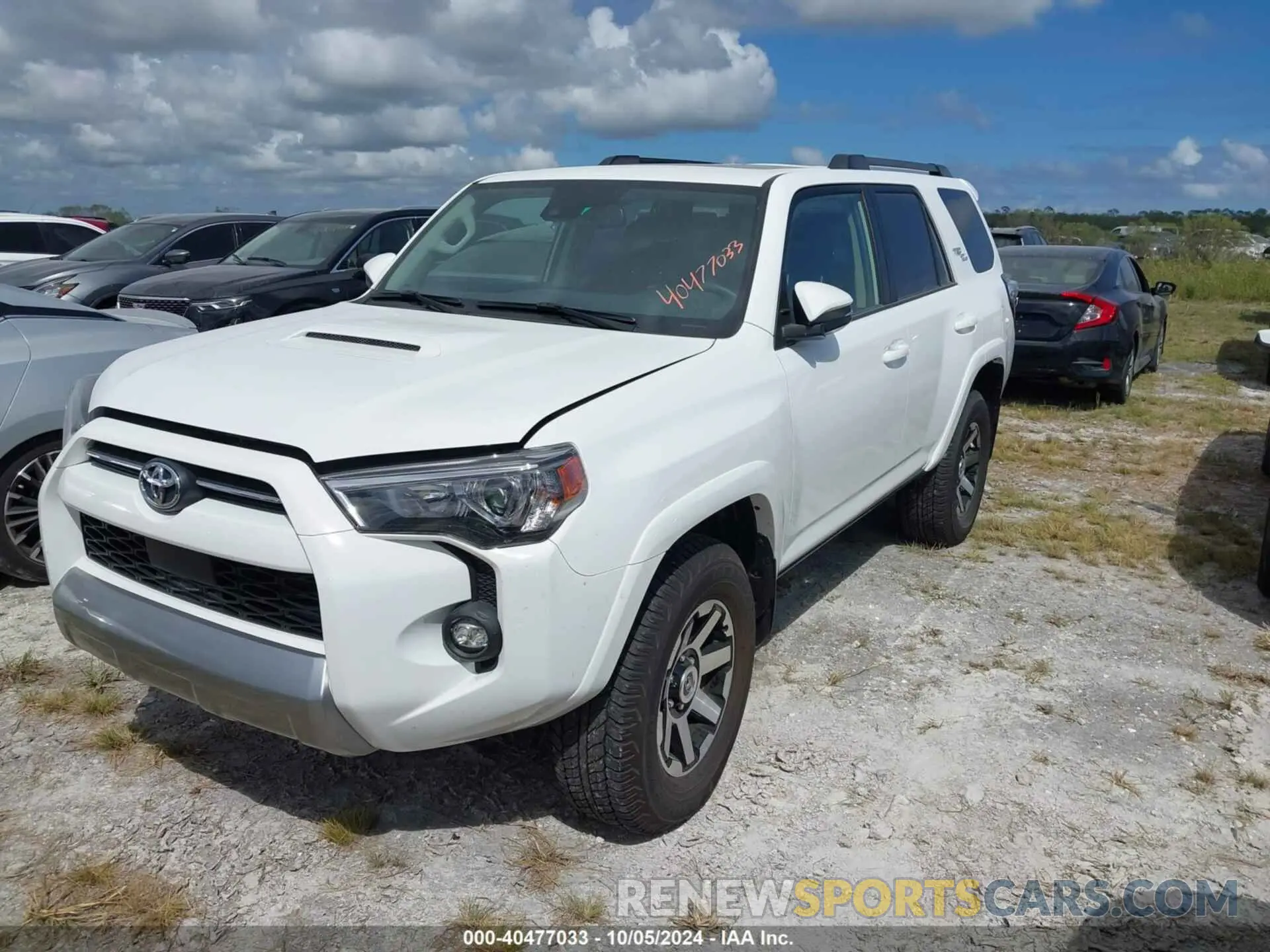 2 fotografías del automóvil dañado JTERU5JR1R6258037 TOYOTA 4RUNNER 2024