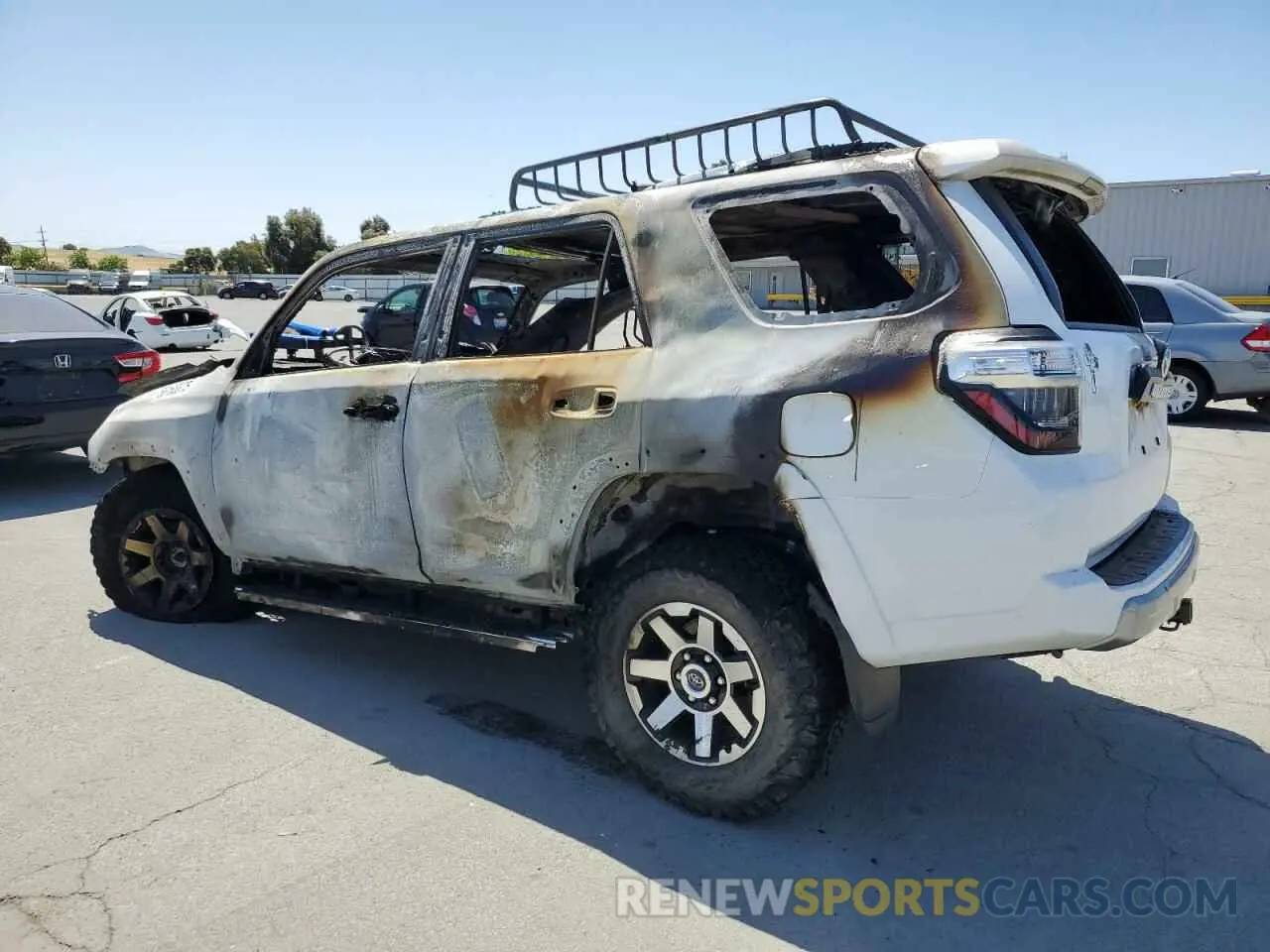 2 fotografías del automóvil dañado JTERU5JR2R6253395 TOYOTA 4RUNNER 2024