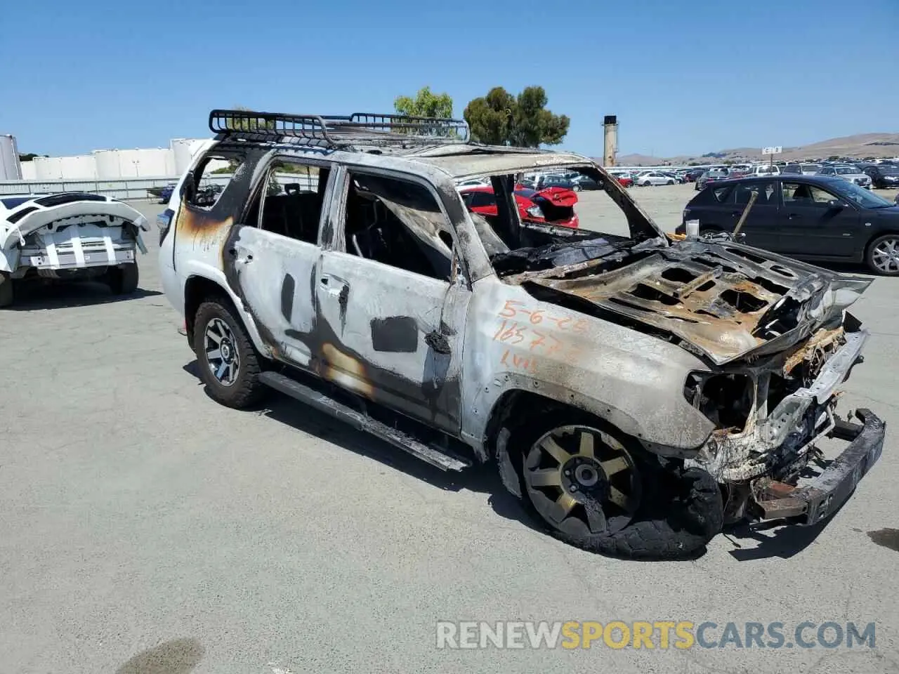 4 fotografías del automóvil dañado JTERU5JR2R6253395 TOYOTA 4RUNNER 2024