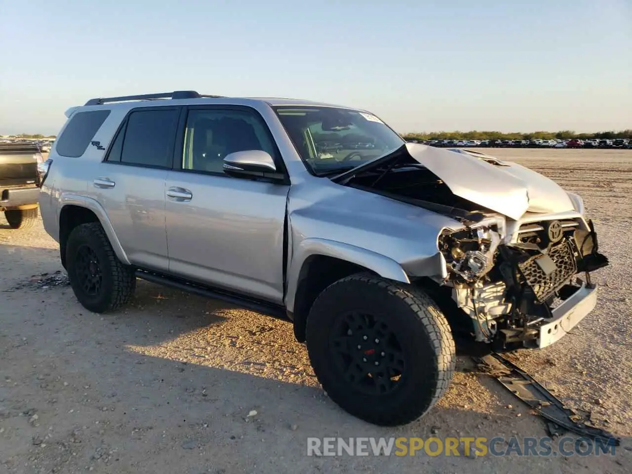 4 fotografías del automóvil dañado JTERU5JR2R6255454 TOYOTA 4RUNNER 2024