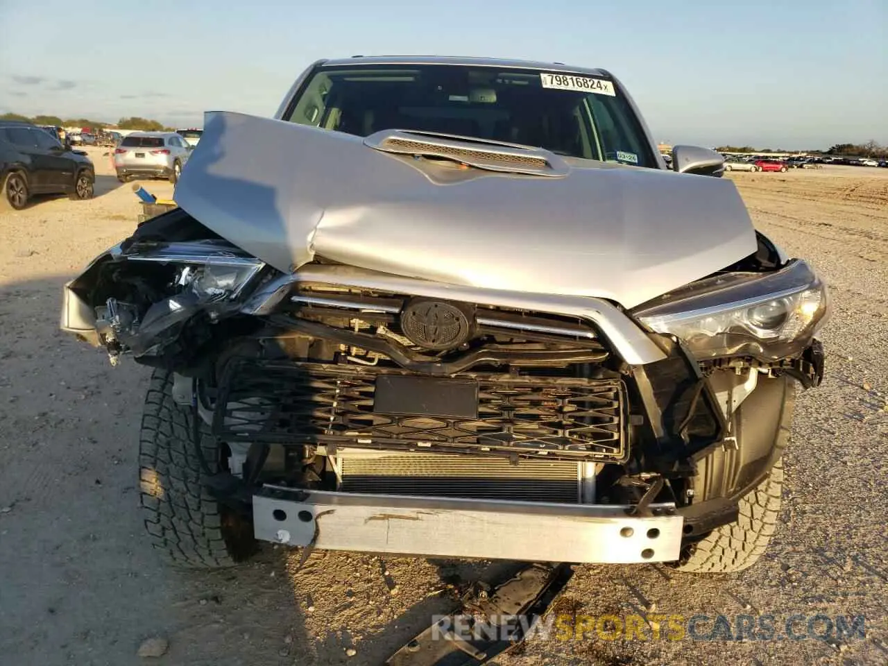 5 fotografías del automóvil dañado JTERU5JR2R6255454 TOYOTA 4RUNNER 2024