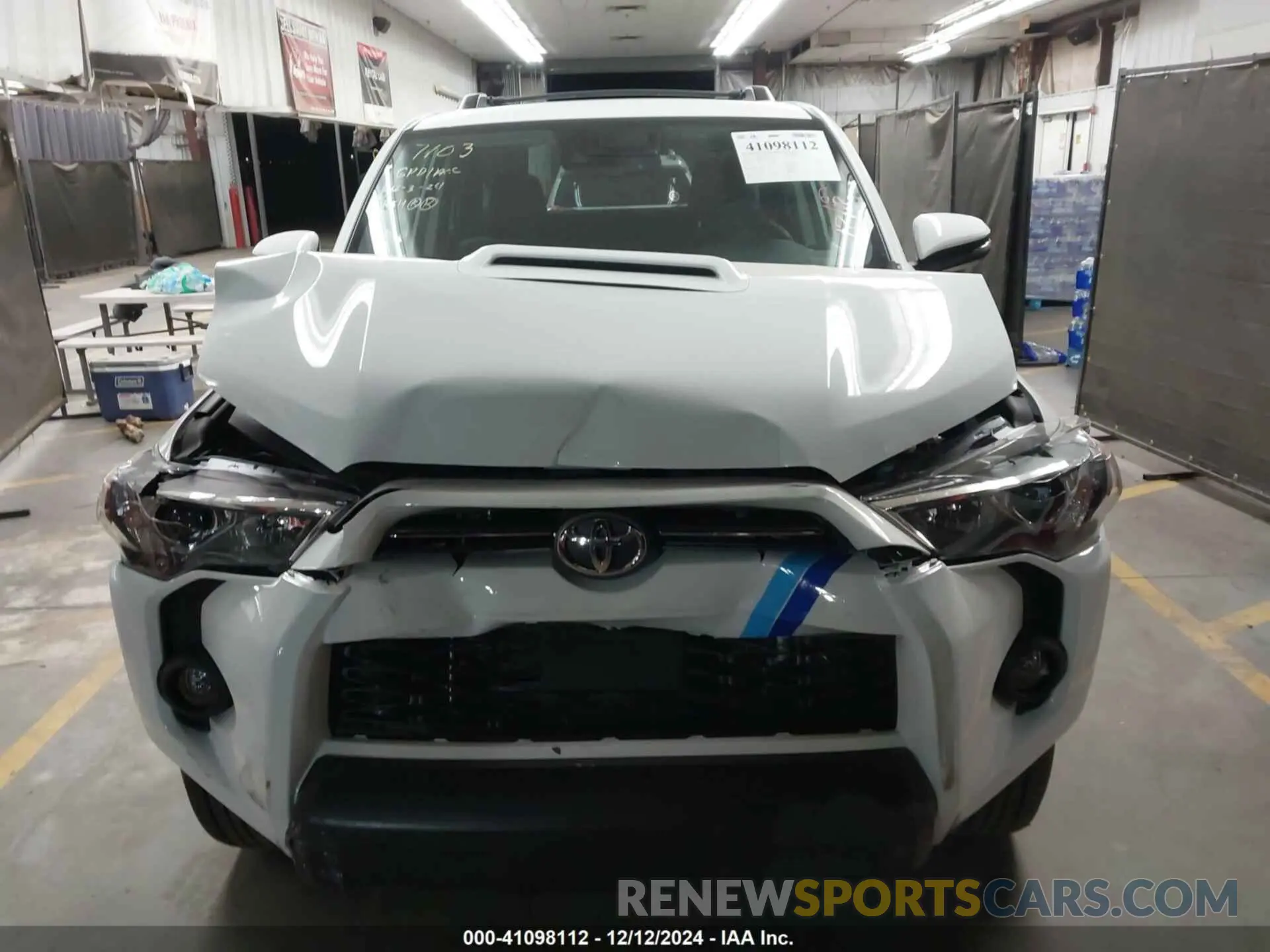 12 fotografías del automóvil dañado JTERU5JR3R6260811 TOYOTA 4RUNNER 2024