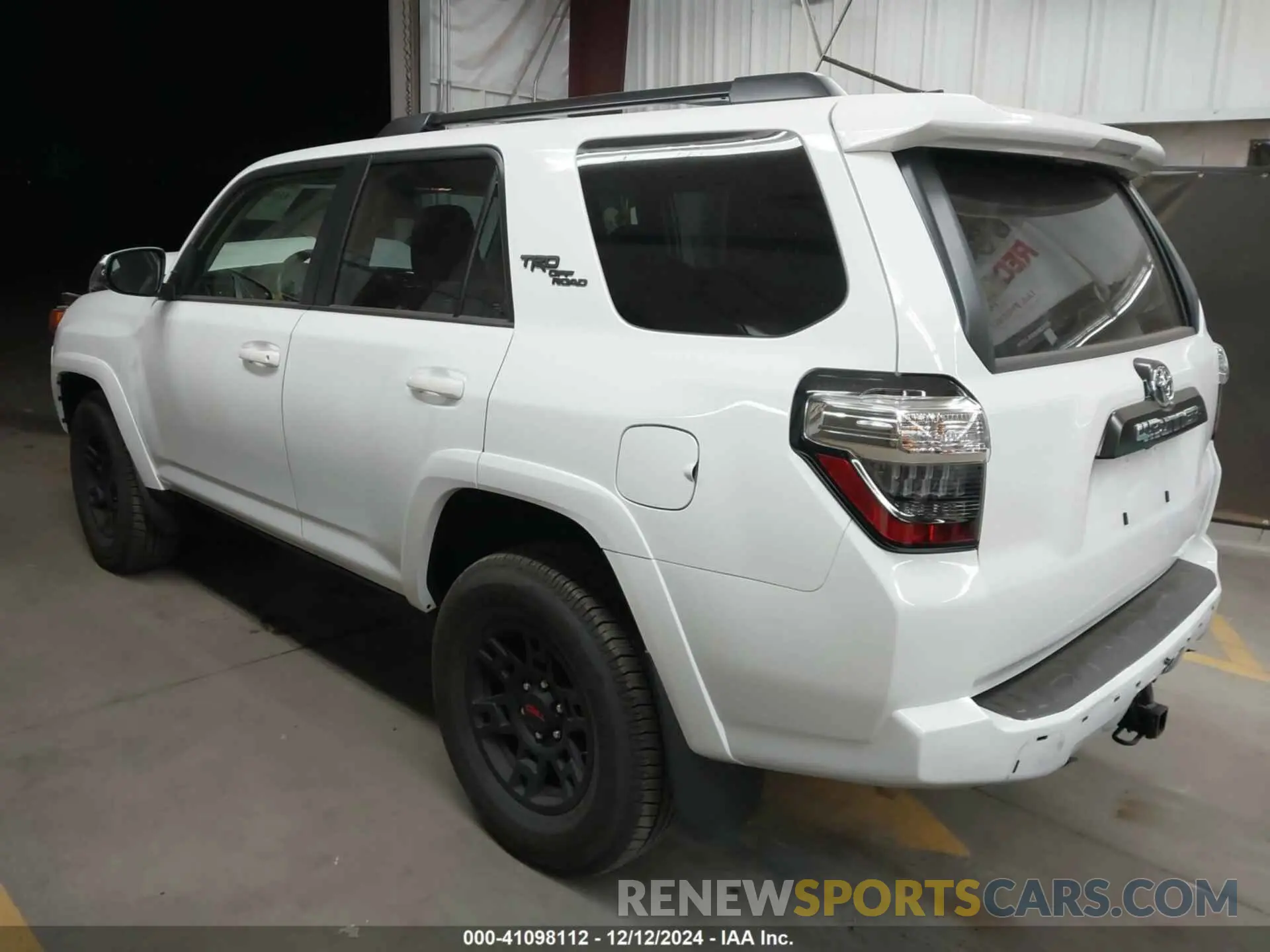 3 fotografías del automóvil dañado JTERU5JR3R6260811 TOYOTA 4RUNNER 2024