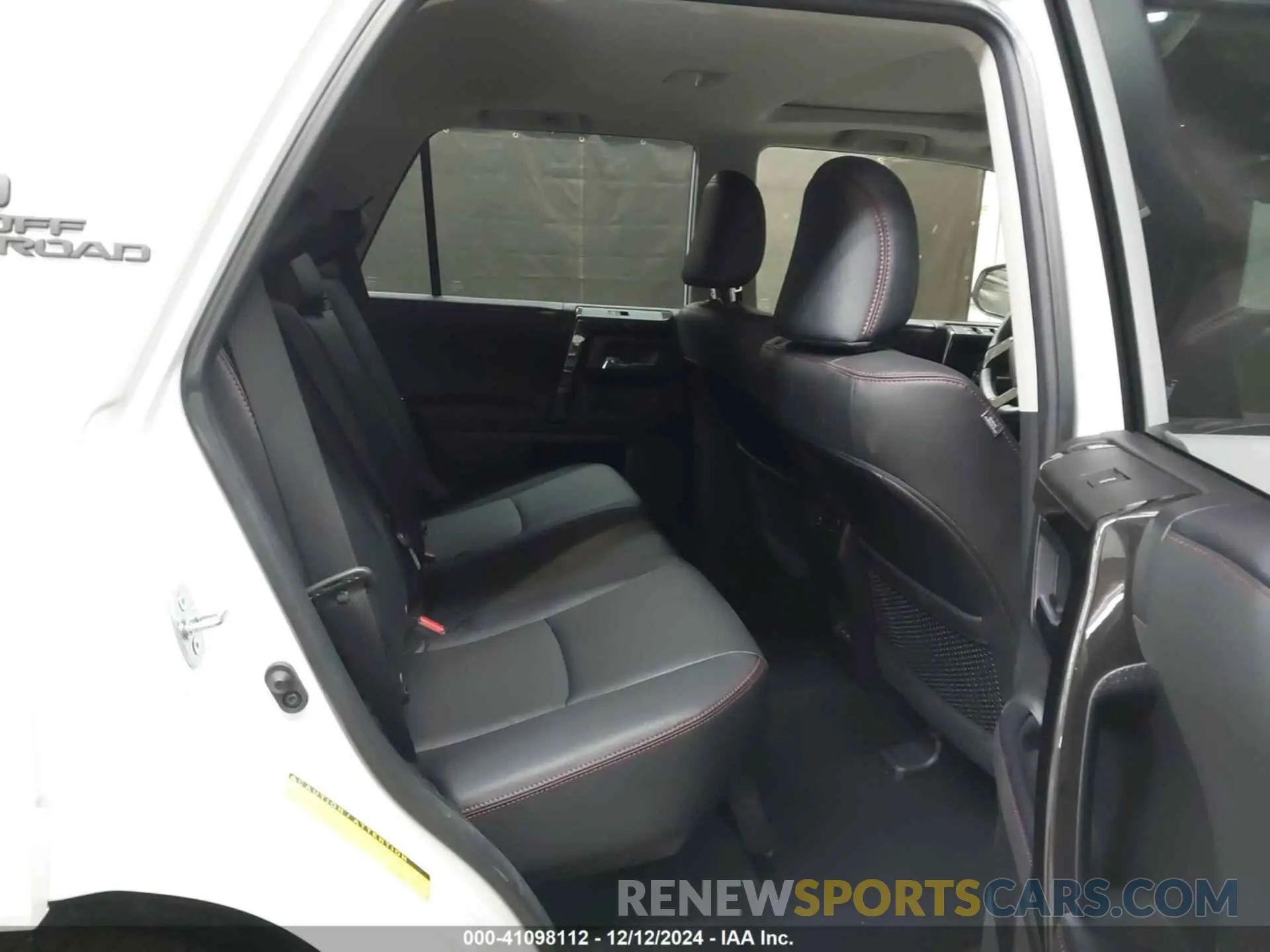 8 fotografías del automóvil dañado JTERU5JR3R6260811 TOYOTA 4RUNNER 2024