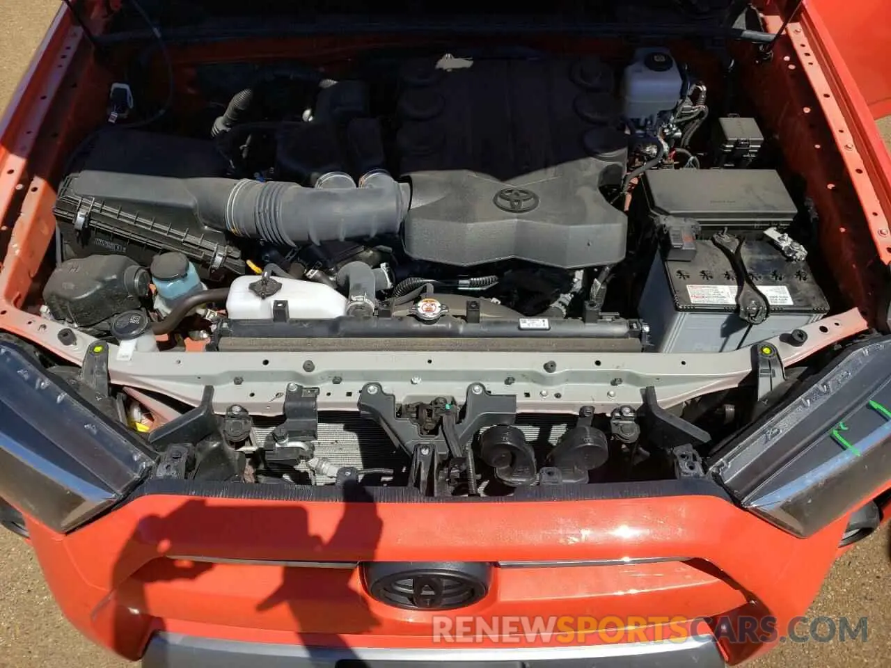 12 fotografías del automóvil dañado JTERU5JR3R6301177 TOYOTA 4RUNNER 2024
