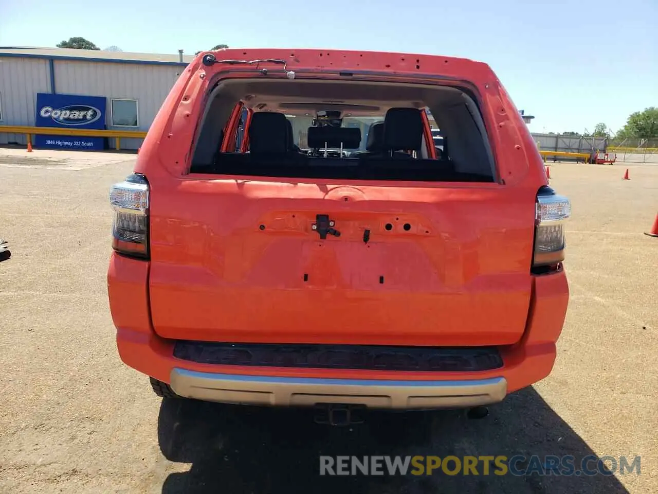 6 fotografías del automóvil dañado JTERU5JR3R6301177 TOYOTA 4RUNNER 2024