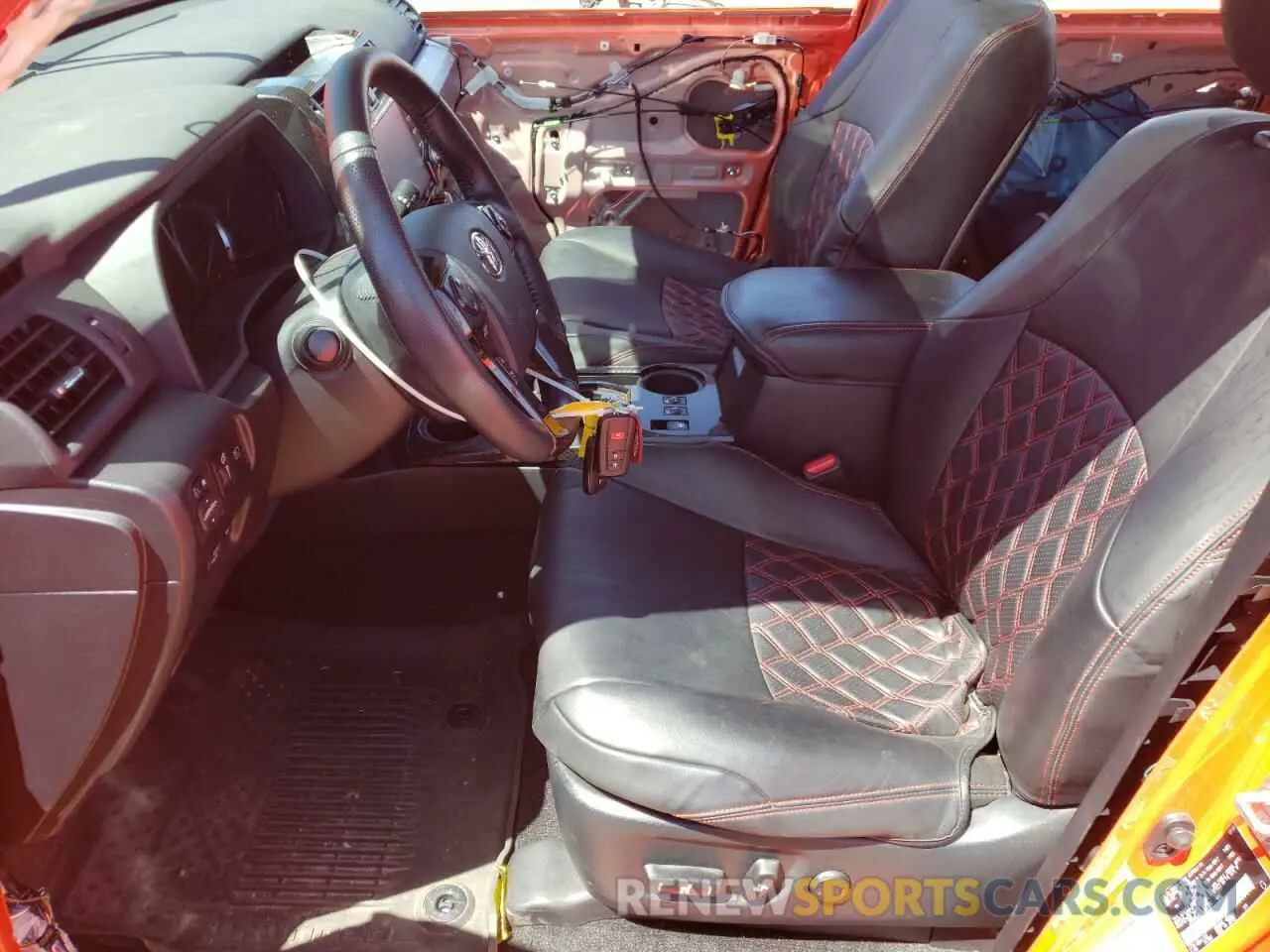 7 fotografías del automóvil dañado JTERU5JR3R6301177 TOYOTA 4RUNNER 2024