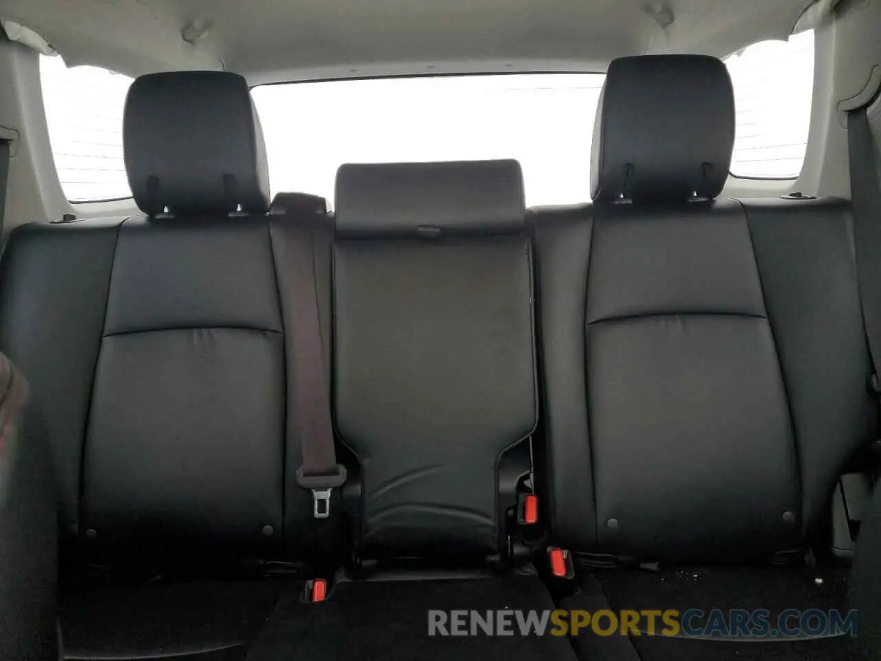 10 fotografías del automóvil dañado JTERU5JR5R6224036 TOYOTA 4RUNNER 2024