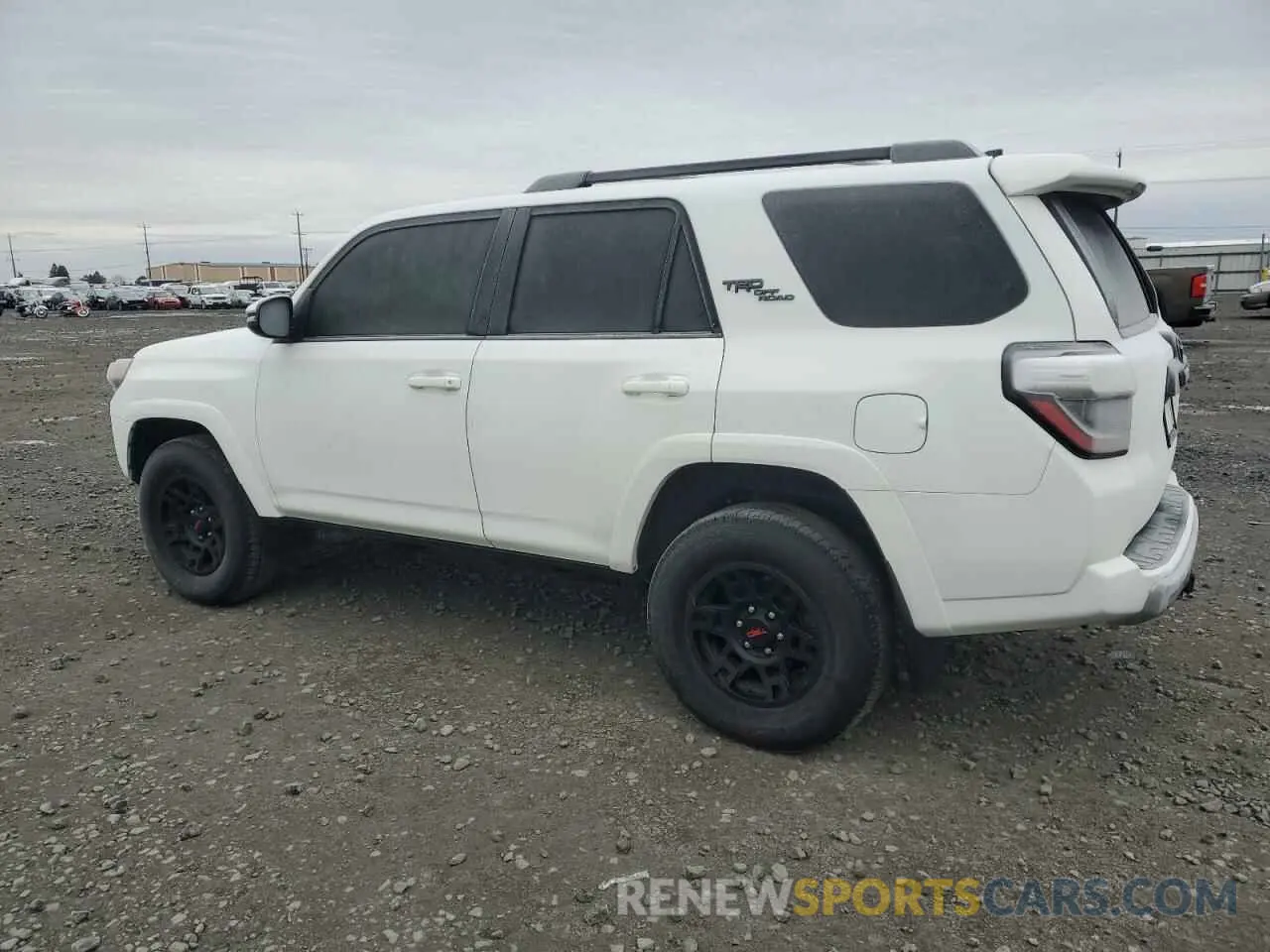 2 fotografías del automóvil dañado JTERU5JR5R6224036 TOYOTA 4RUNNER 2024