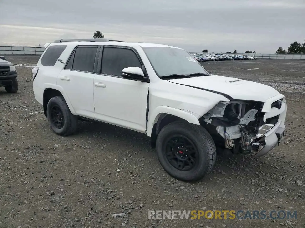 4 fotografías del automóvil dañado JTERU5JR5R6224036 TOYOTA 4RUNNER 2024