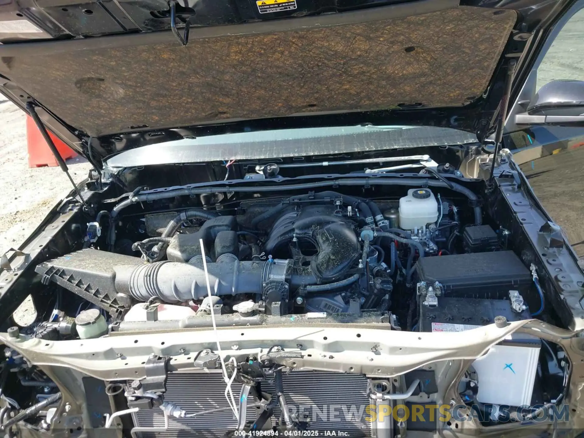 10 fotografías del automóvil dañado JTERU5JR5R6263743 TOYOTA 4RUNNER 2024