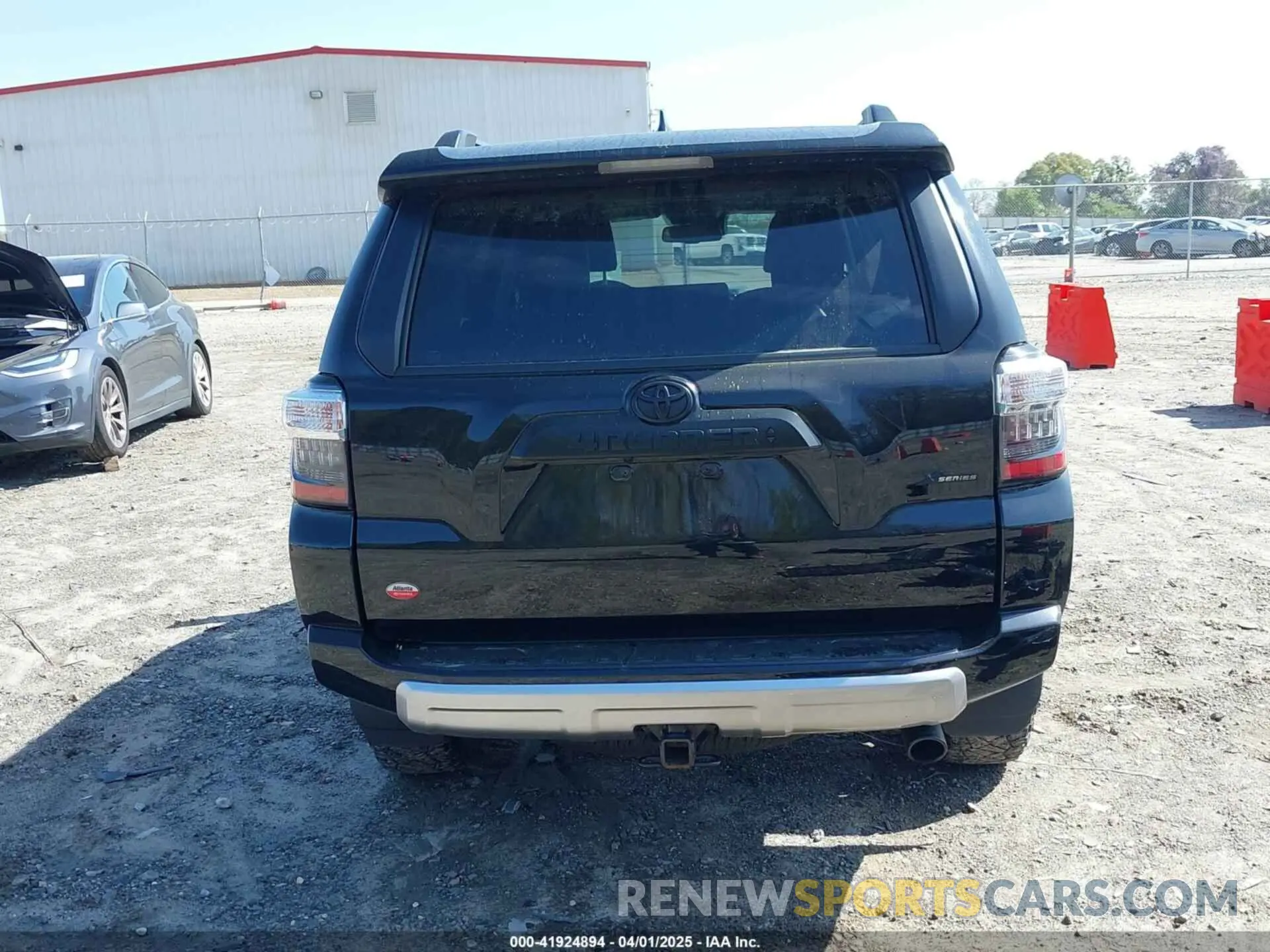 17 fotografías del automóvil dañado JTERU5JR5R6263743 TOYOTA 4RUNNER 2024