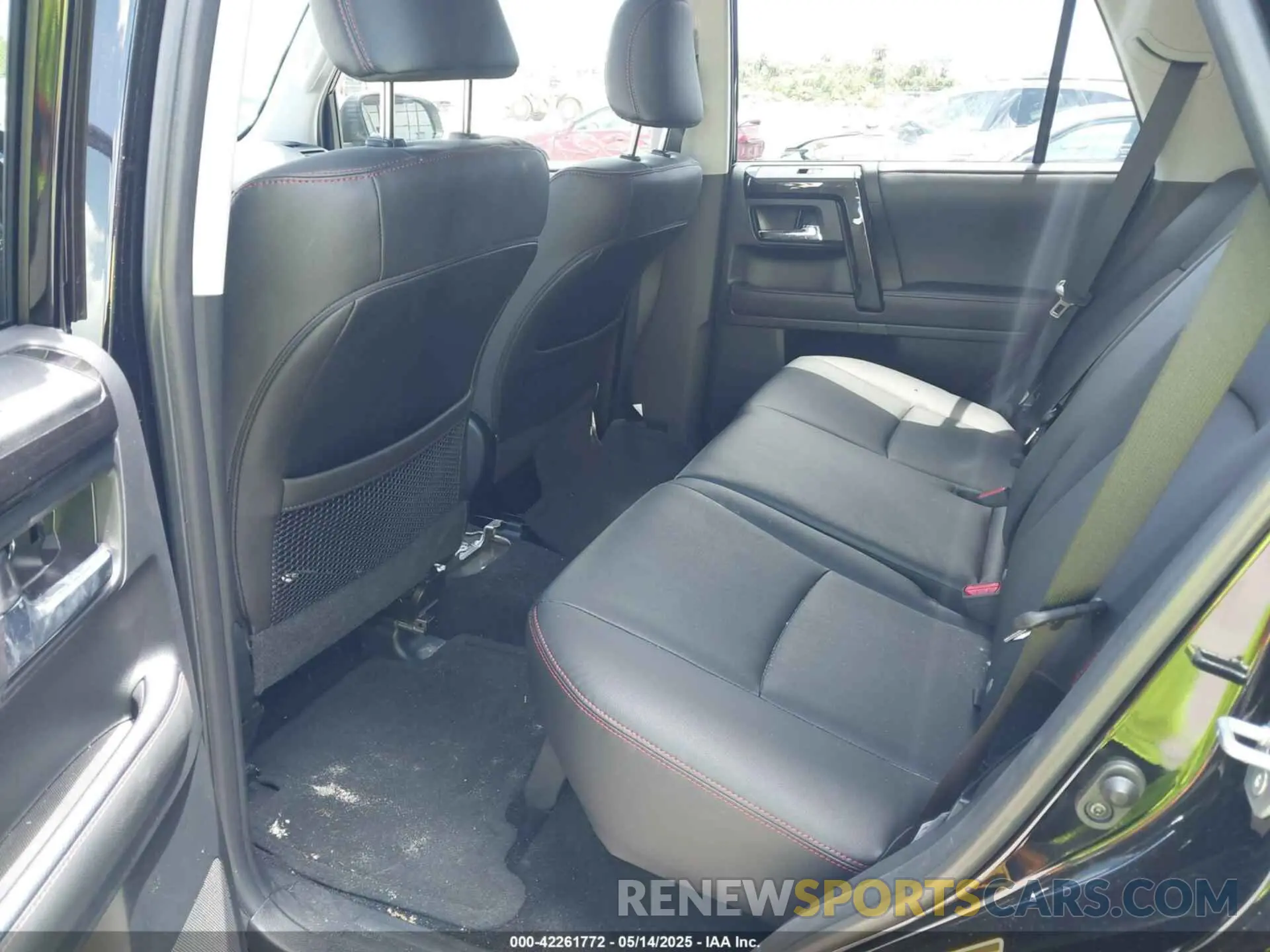 8 fotografías del automóvil dañado JTERU5JR5R6290263 TOYOTA 4RUNNER 2024